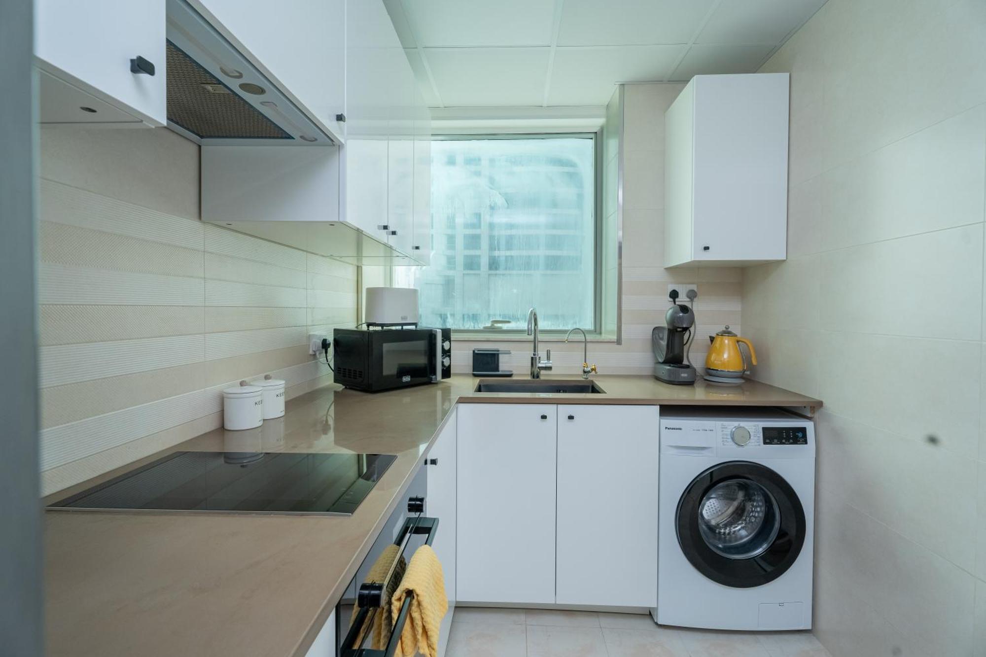Escape 24 - Brand New & Luxury 1br High Floor Marina Pinnacle - Marina Harbour Views *