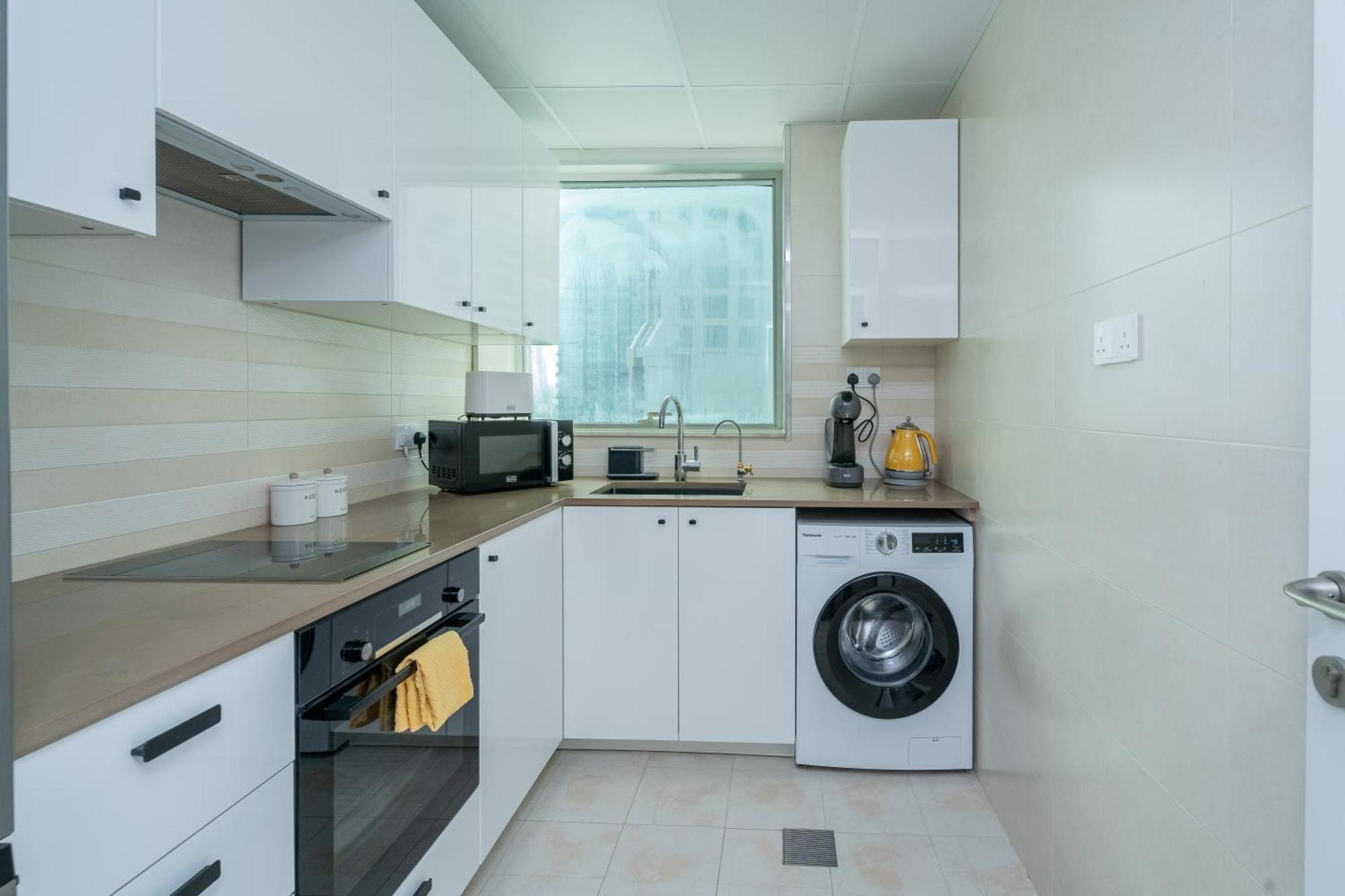 Escape 24 - Brand New & Luxury 1br High Floor Marina Pinnacle - Marina Harbour Views Apartment *