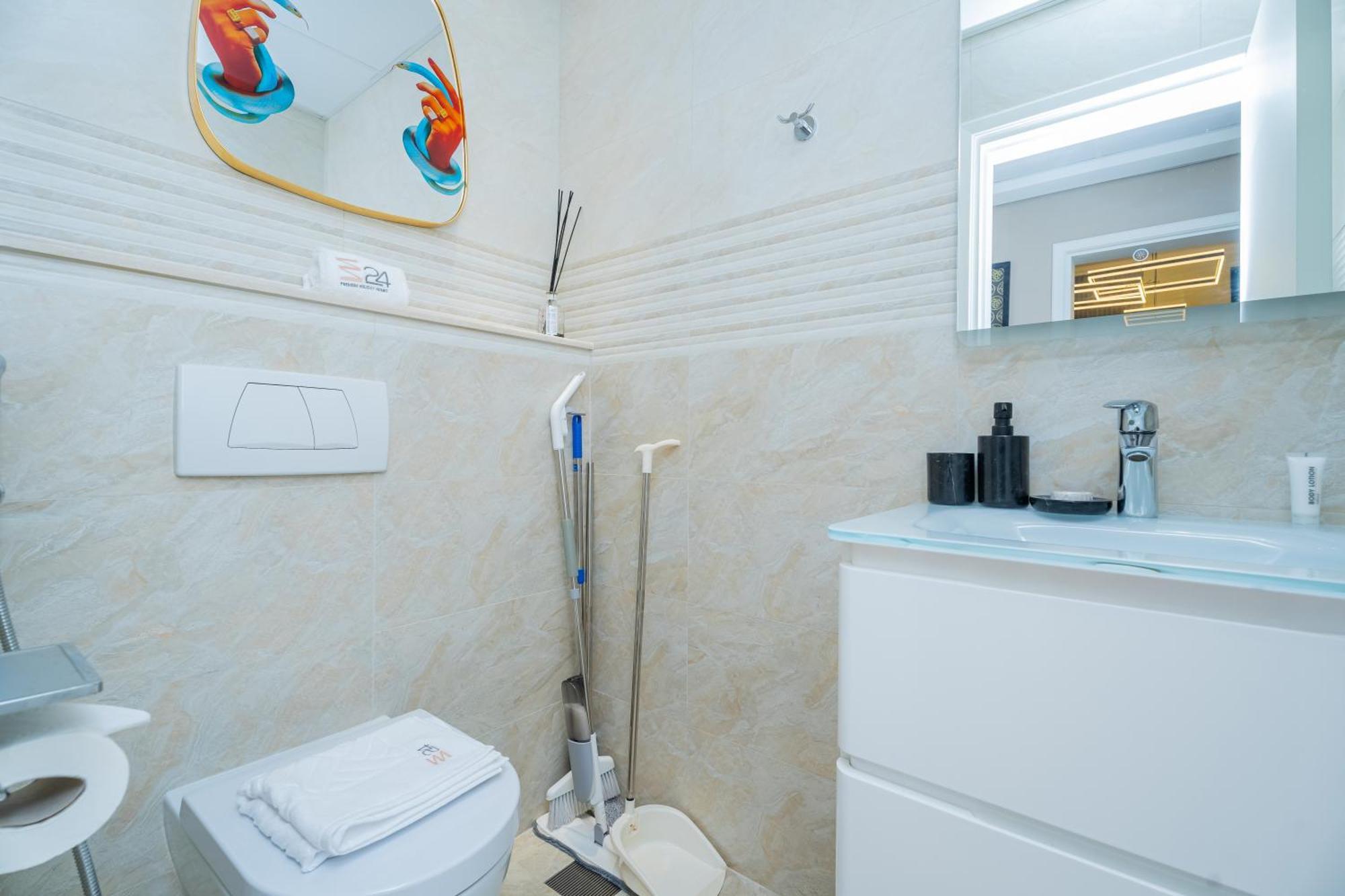 Apartment Escape 24 - Brand New & Luxury 1br High Floor Marina Pinnacle - Marina Harbour Views *