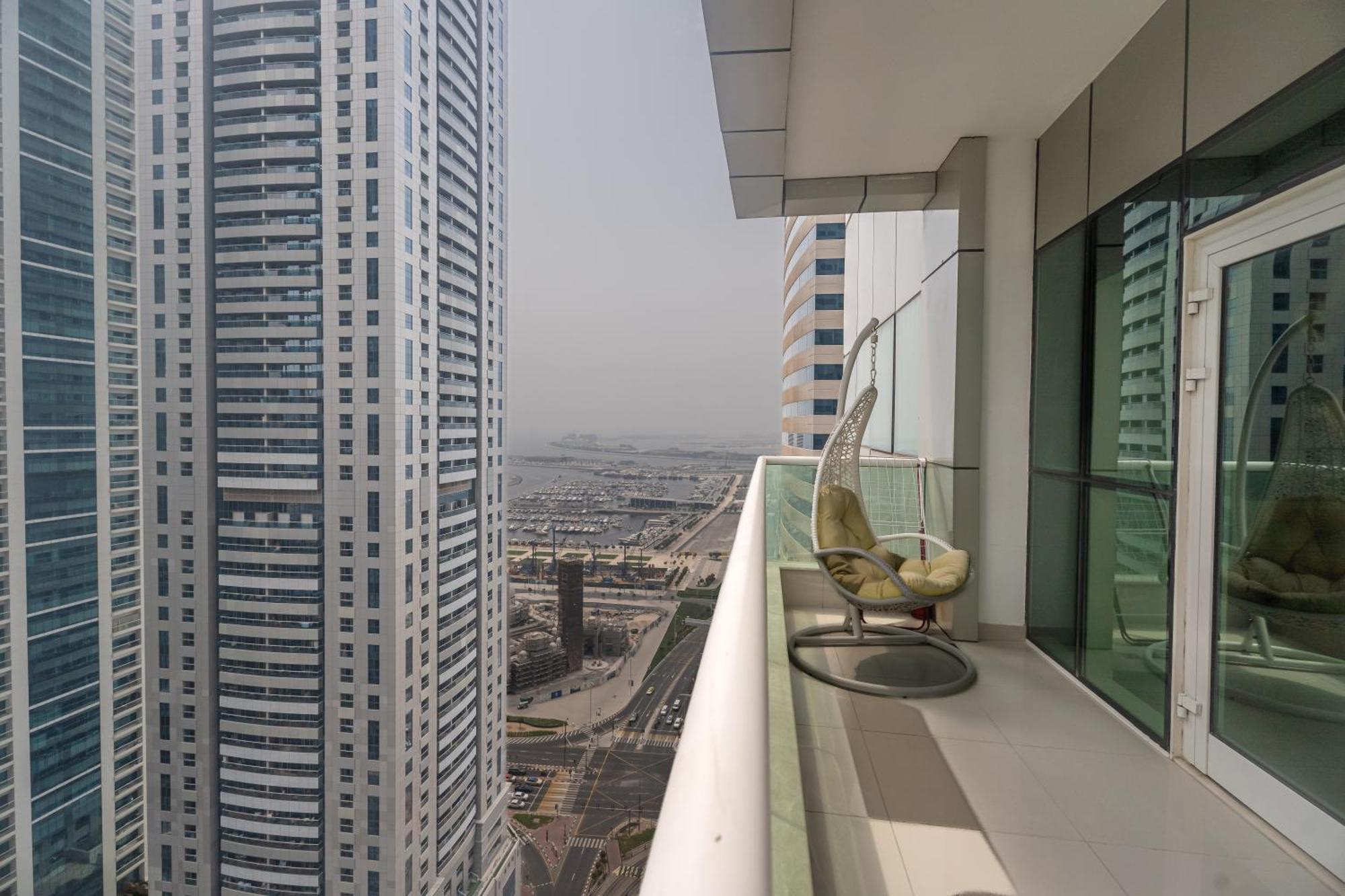 Apartment Escape 24 - Brand New & Luxury 1br High Floor Marina Pinnacle - Marina Harbour Views Dubai