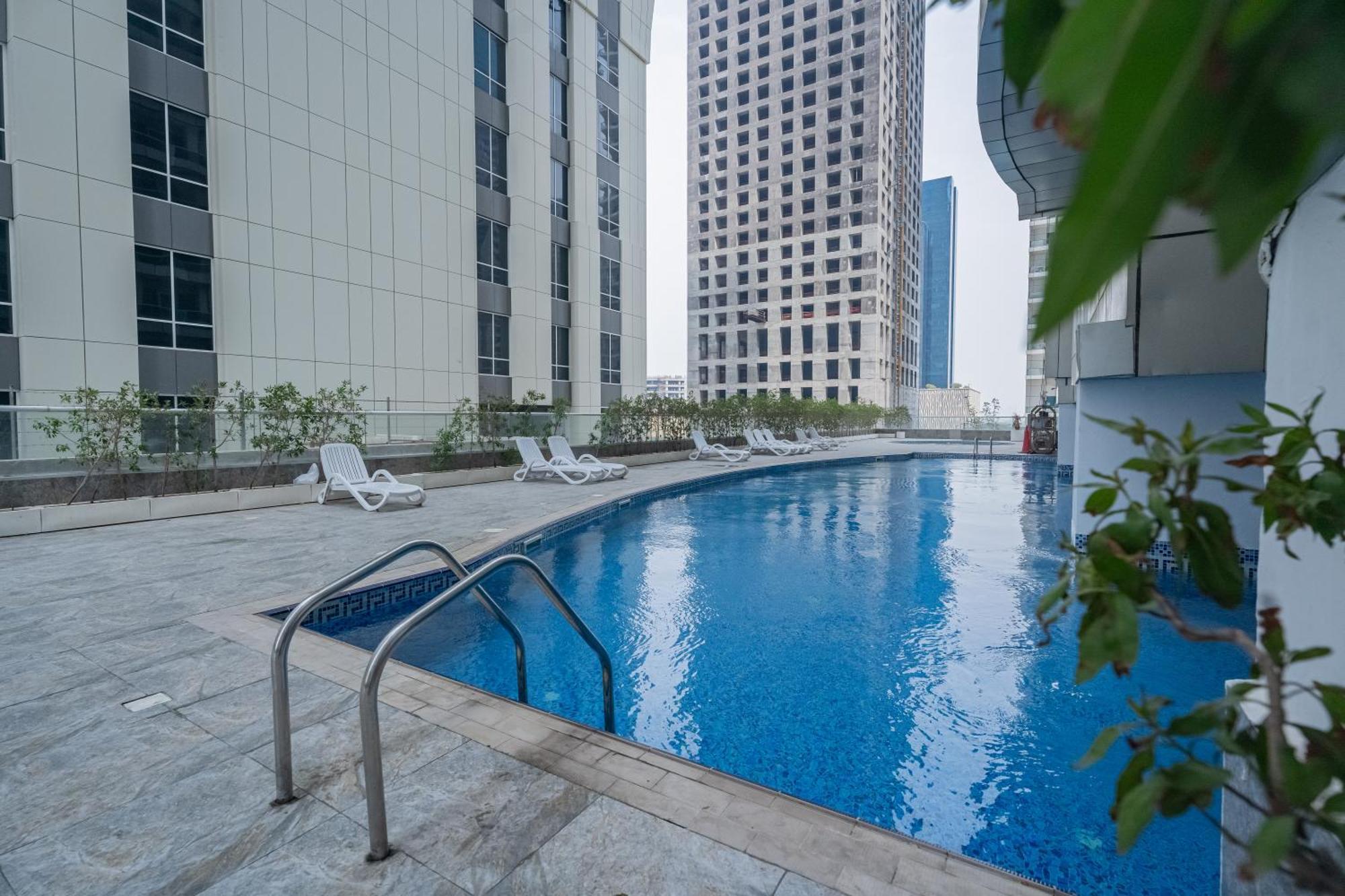Apartment Escape 24 - Brand New & Luxury 1br High Floor Marina Pinnacle - Marina Harbour Views *