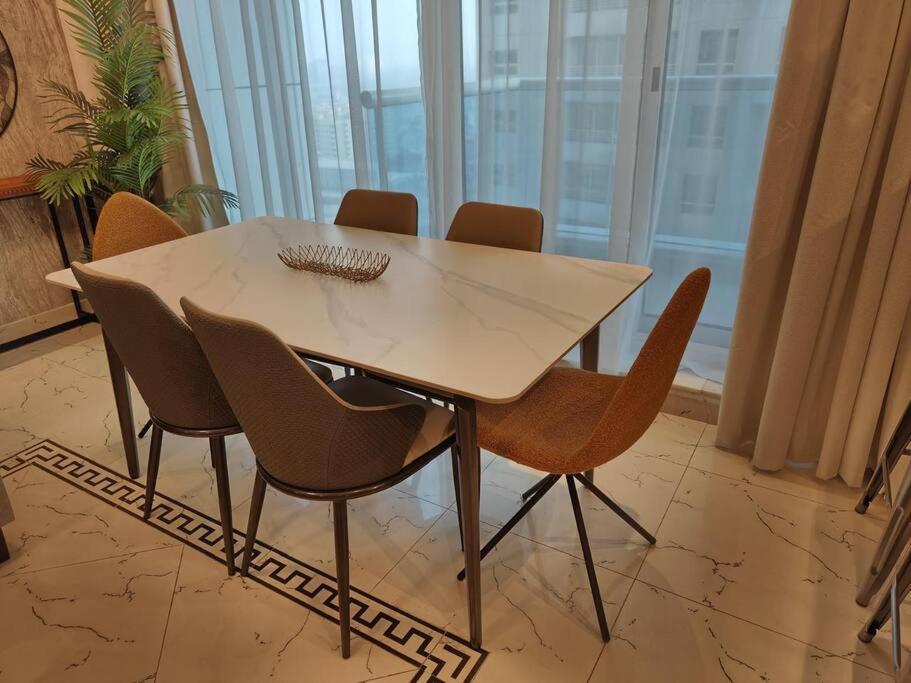 Large 1br With Great View Daire Dubai