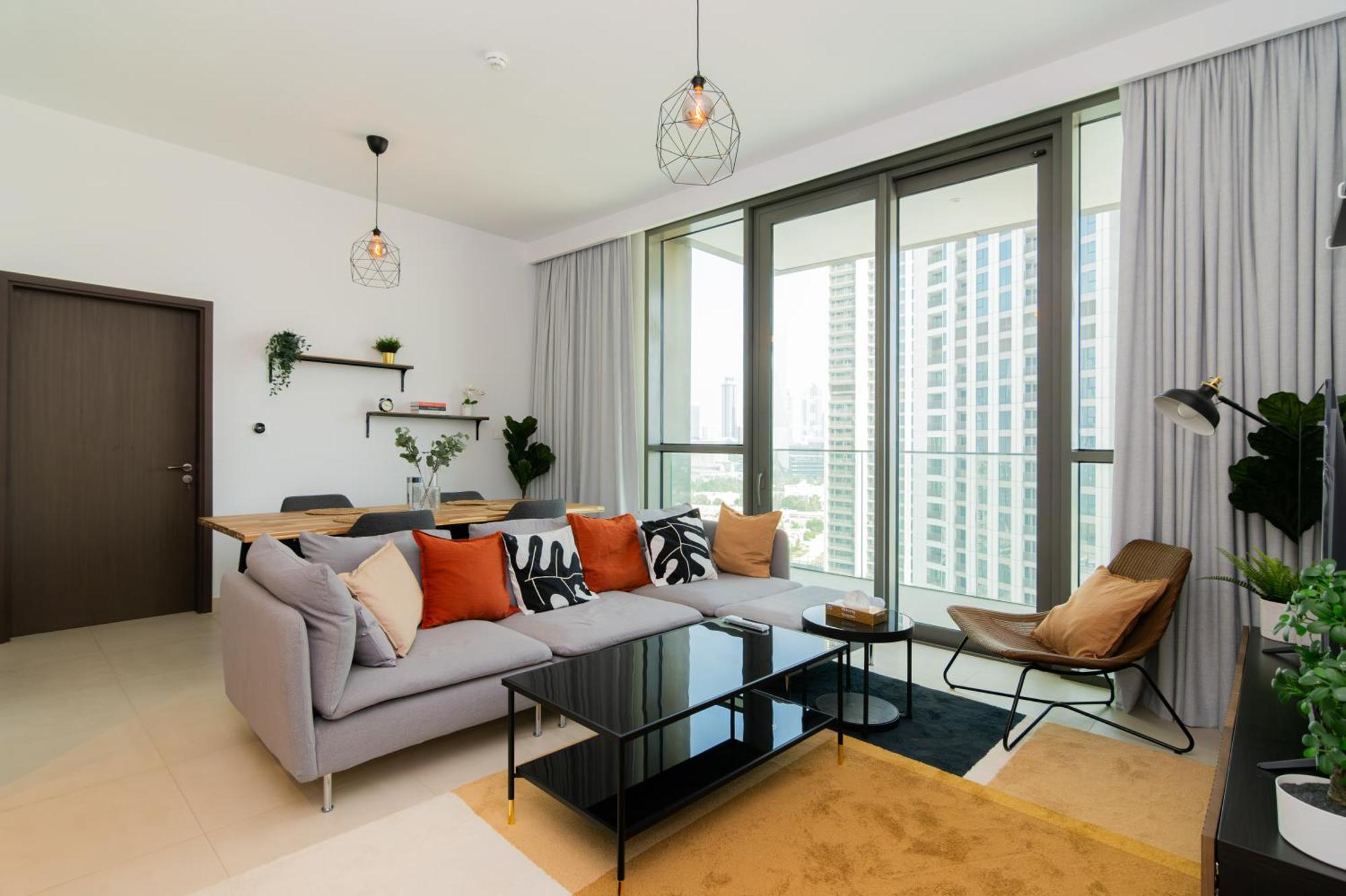 Apartment Elite Escape - 1 Bhk Getaway With Mall Access - 1501