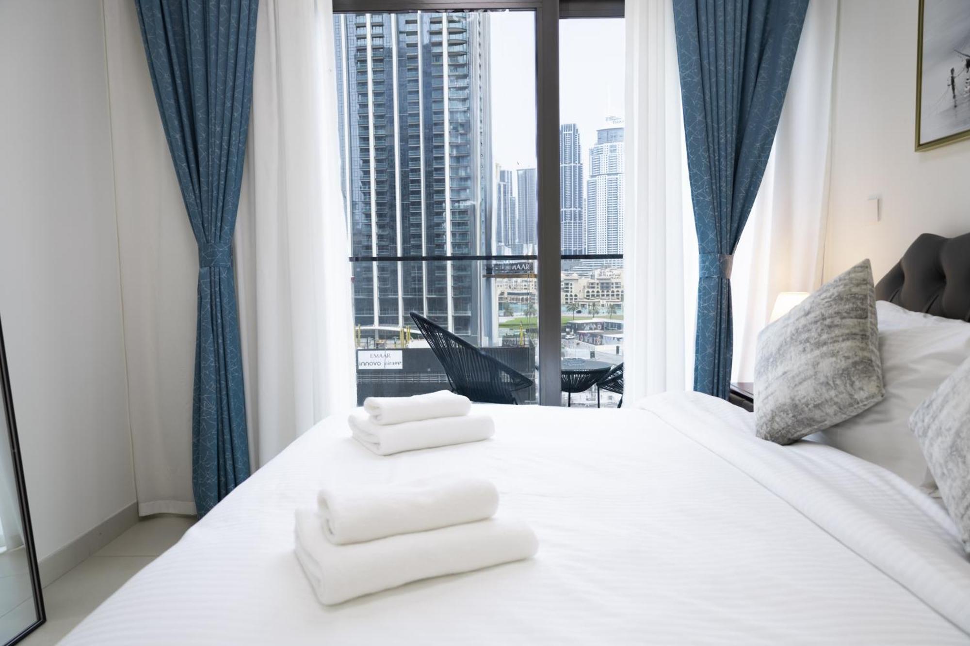 Elegant 1br Burj Crown With Burj Khalifa View Apartment