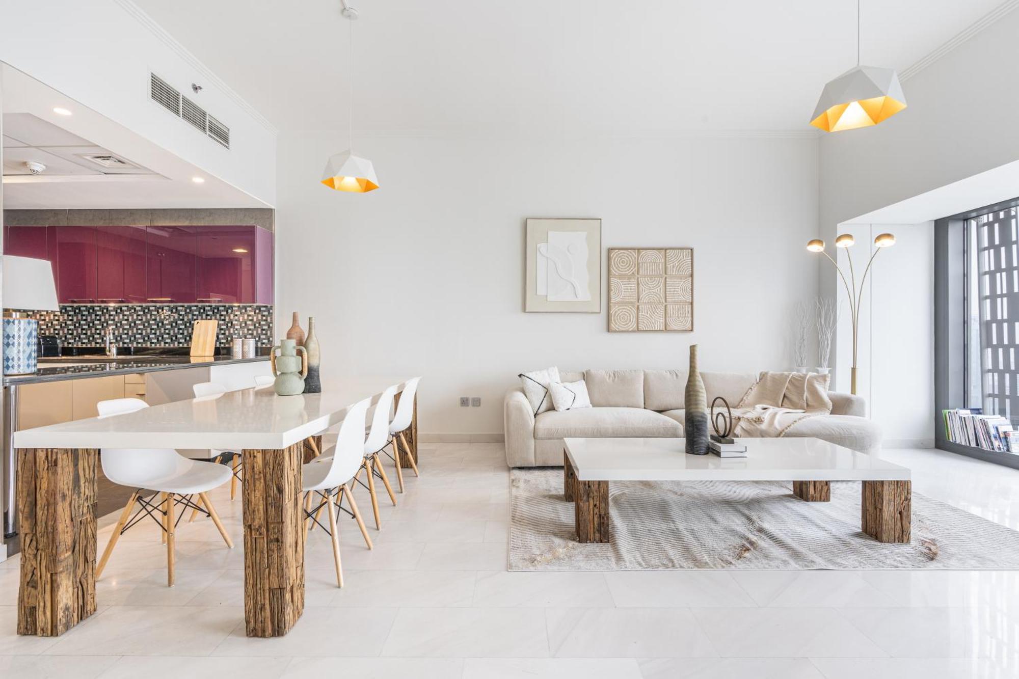 Bright & Elegant On The 44th At Cayan Tower
