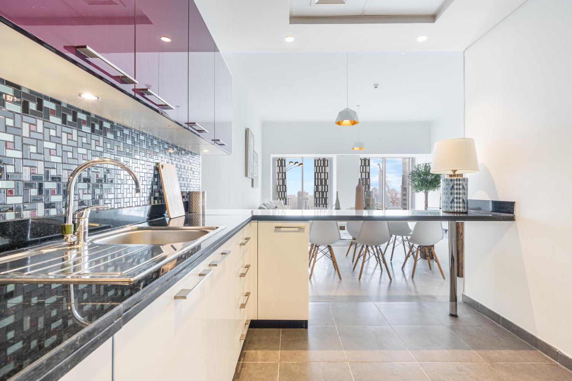 Bright & Elegant On The 44th At Cayan Tower Apartment Dubai
