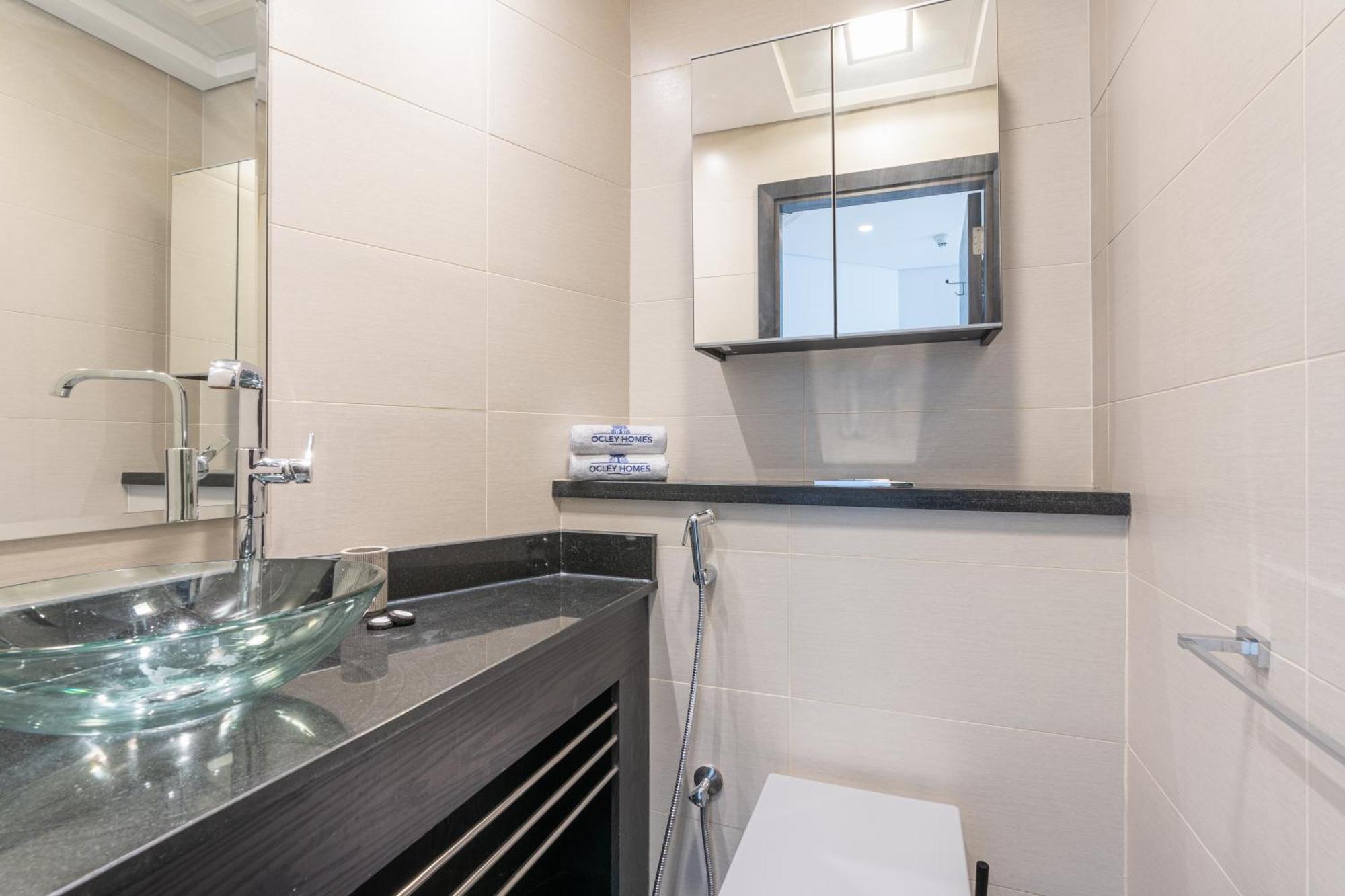 Bright & Elegant On The 44th At Cayan Tower *