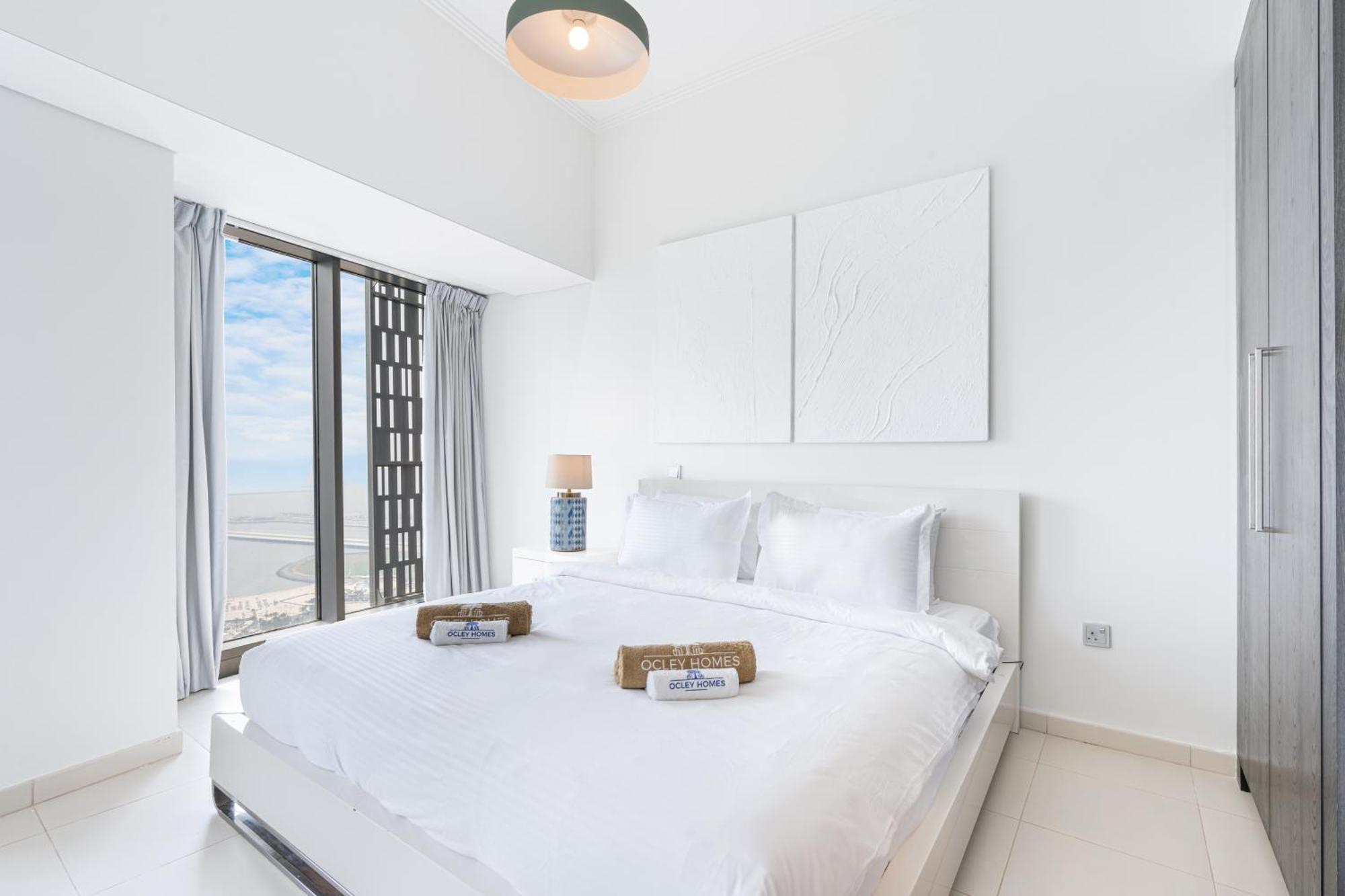 Apartment Bright & Elegant On The 44th At Cayan Tower