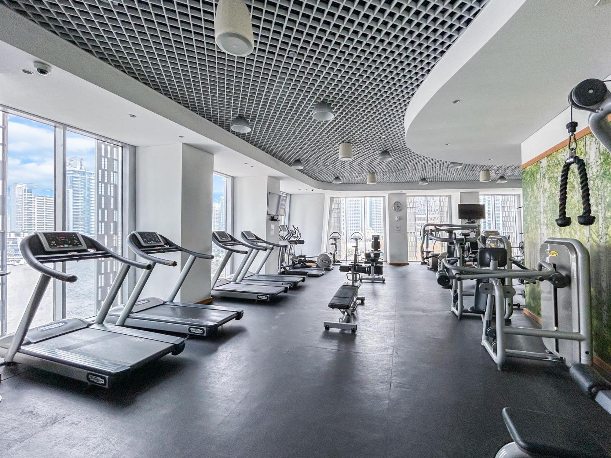 Apartment Bright & Elegant On The 44th At Cayan Tower