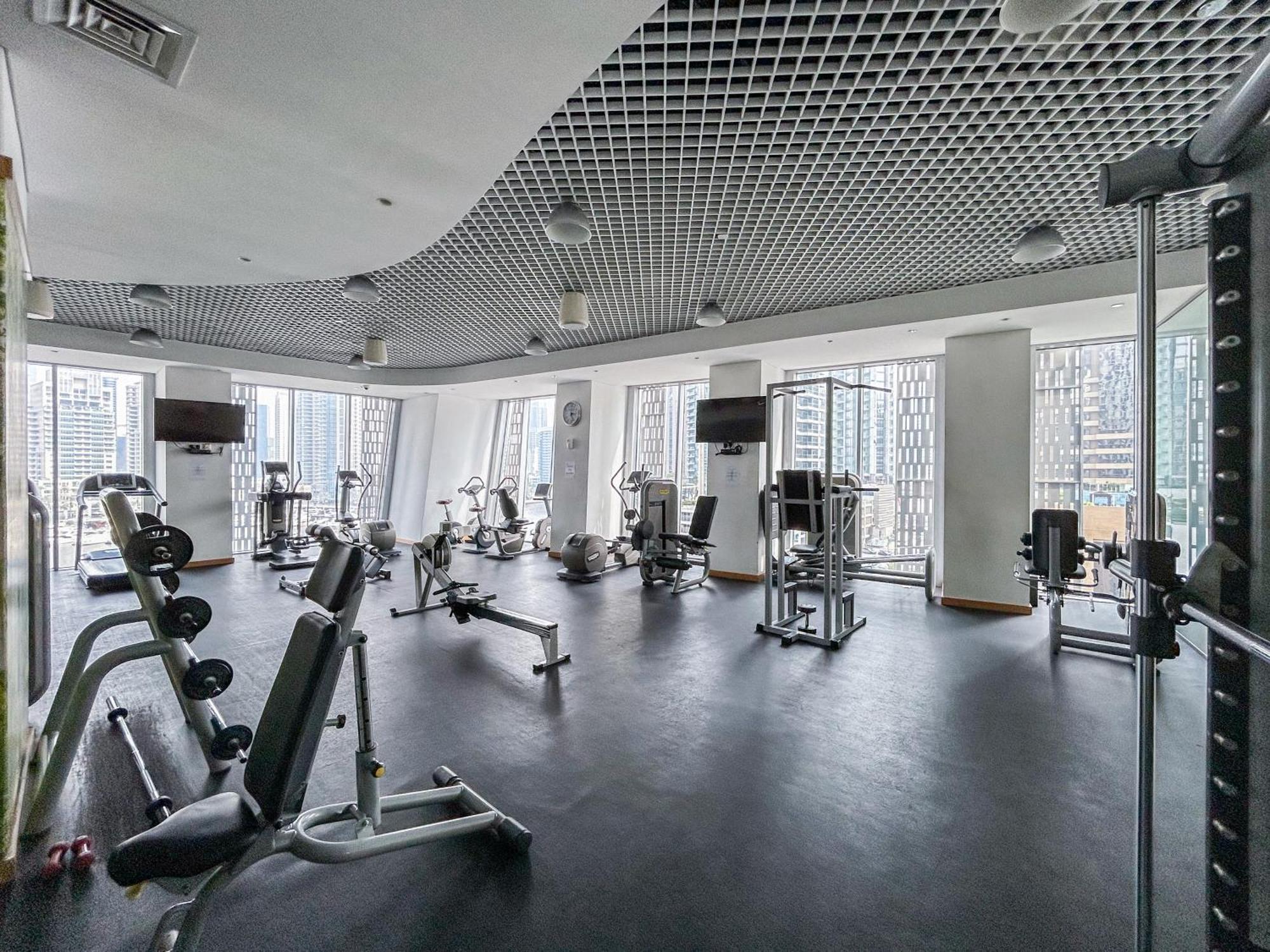 Bright & Elegant On The 44th At Cayan Tower *