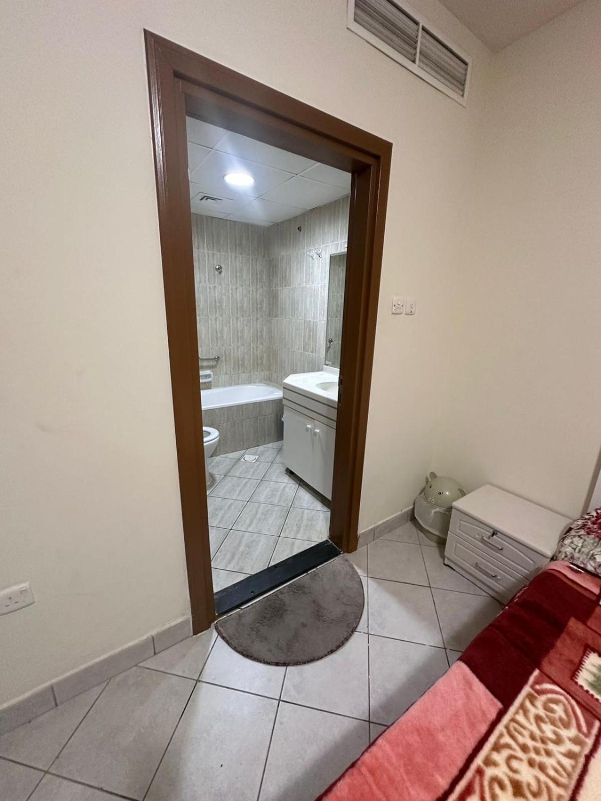 Hostel Solaire 7 Building Dubai