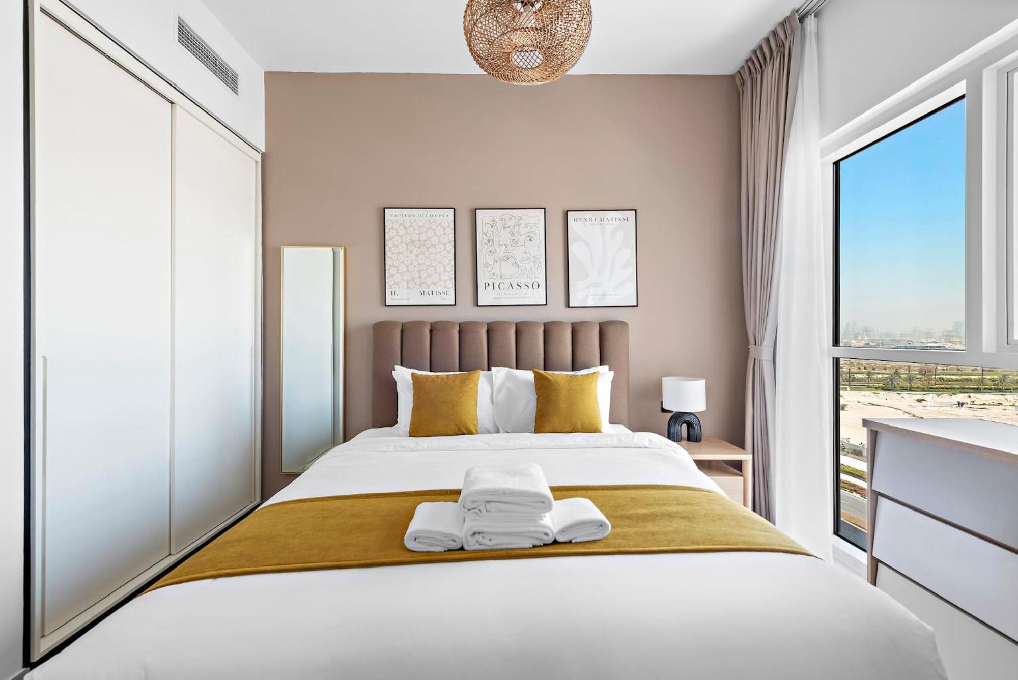 Stunning 1br In Socio Damac Hills Apartment *