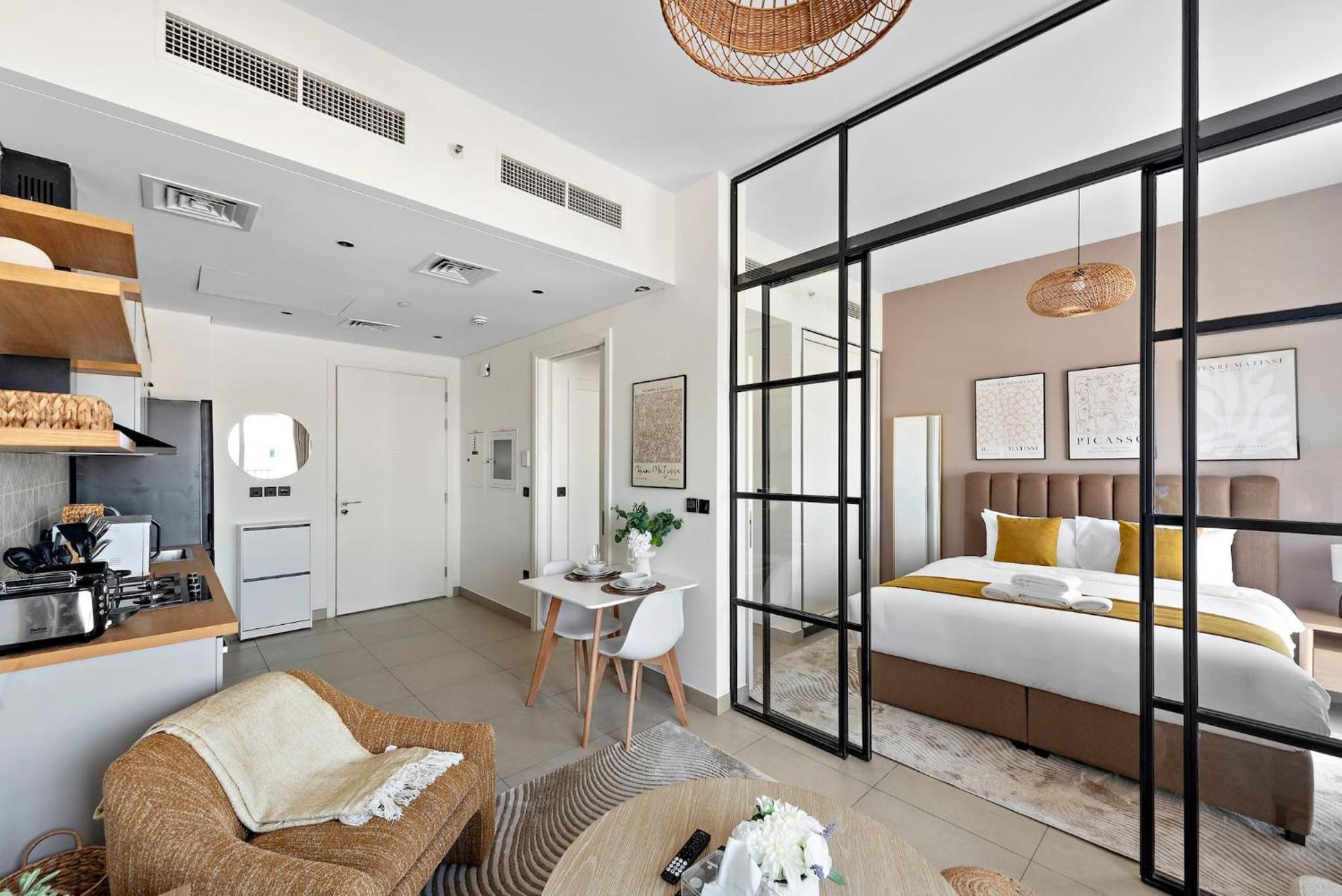 Stunning 1br In Socio Damac Hills Apartment *