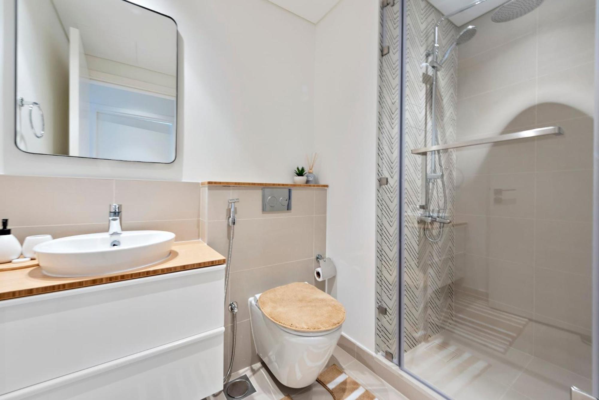 Stunning 1br In Socio Damac Hills *