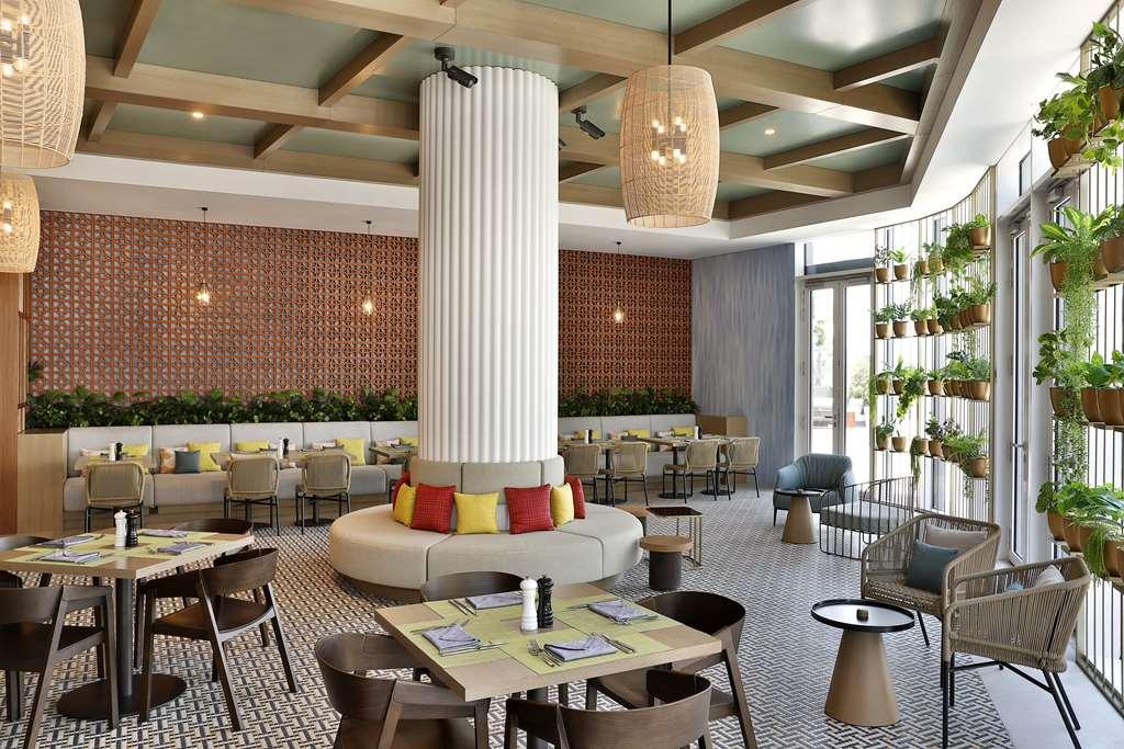 Hotel Embassy By Hilton Business Bay Dubai