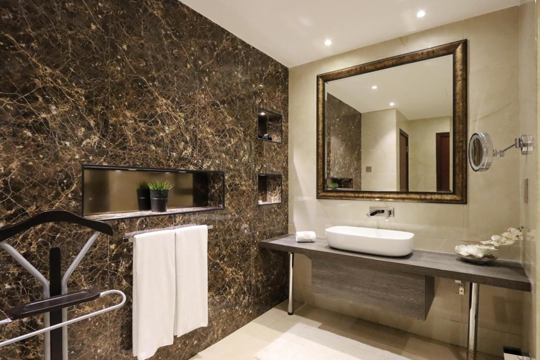 Daire Upgraded With Full Sea View Rimal 5 - Entire 4 Bedroom - Access *
