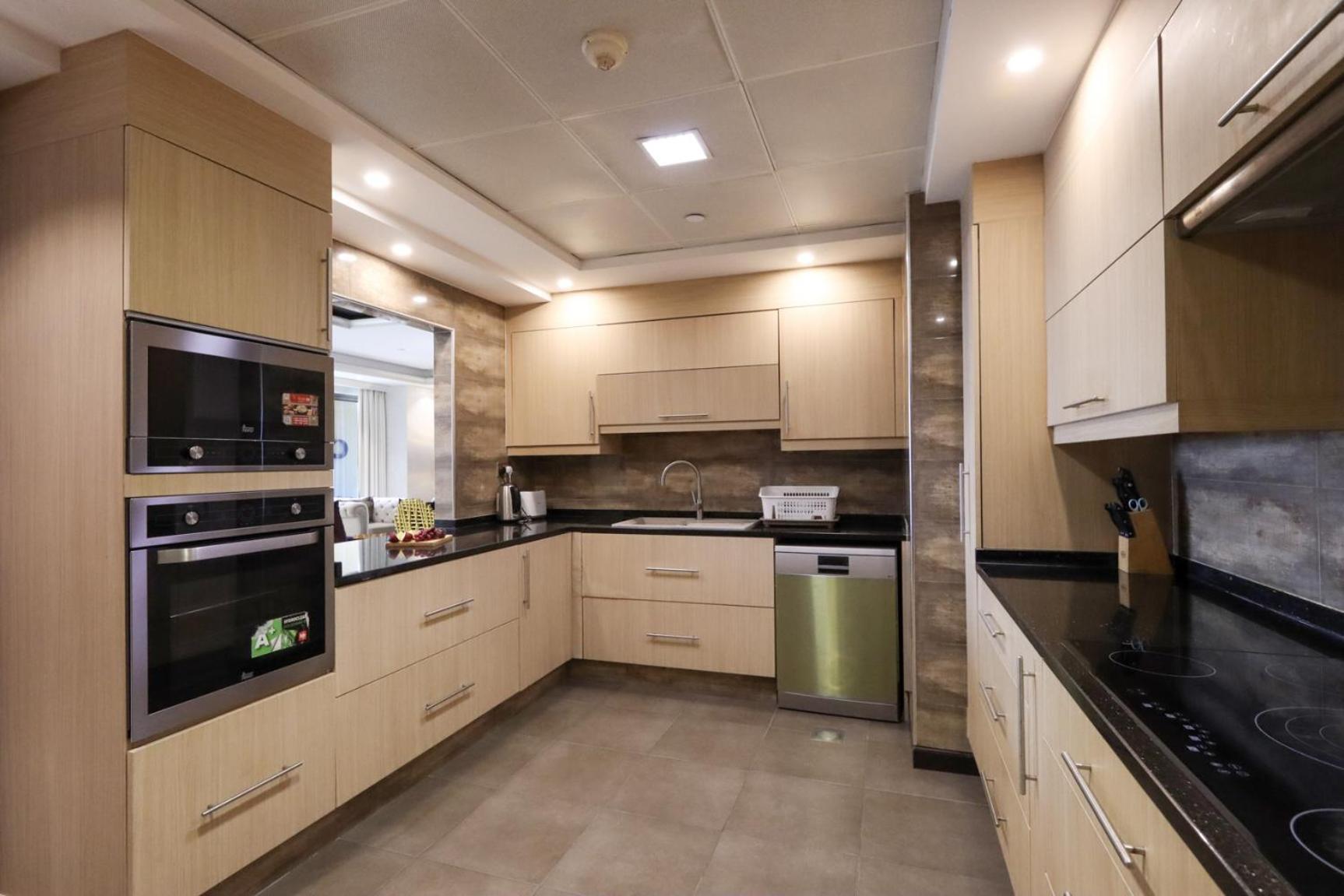 Upgraded With Full Sea View Rimal 5 - Entire 4 Bedroom - Access *