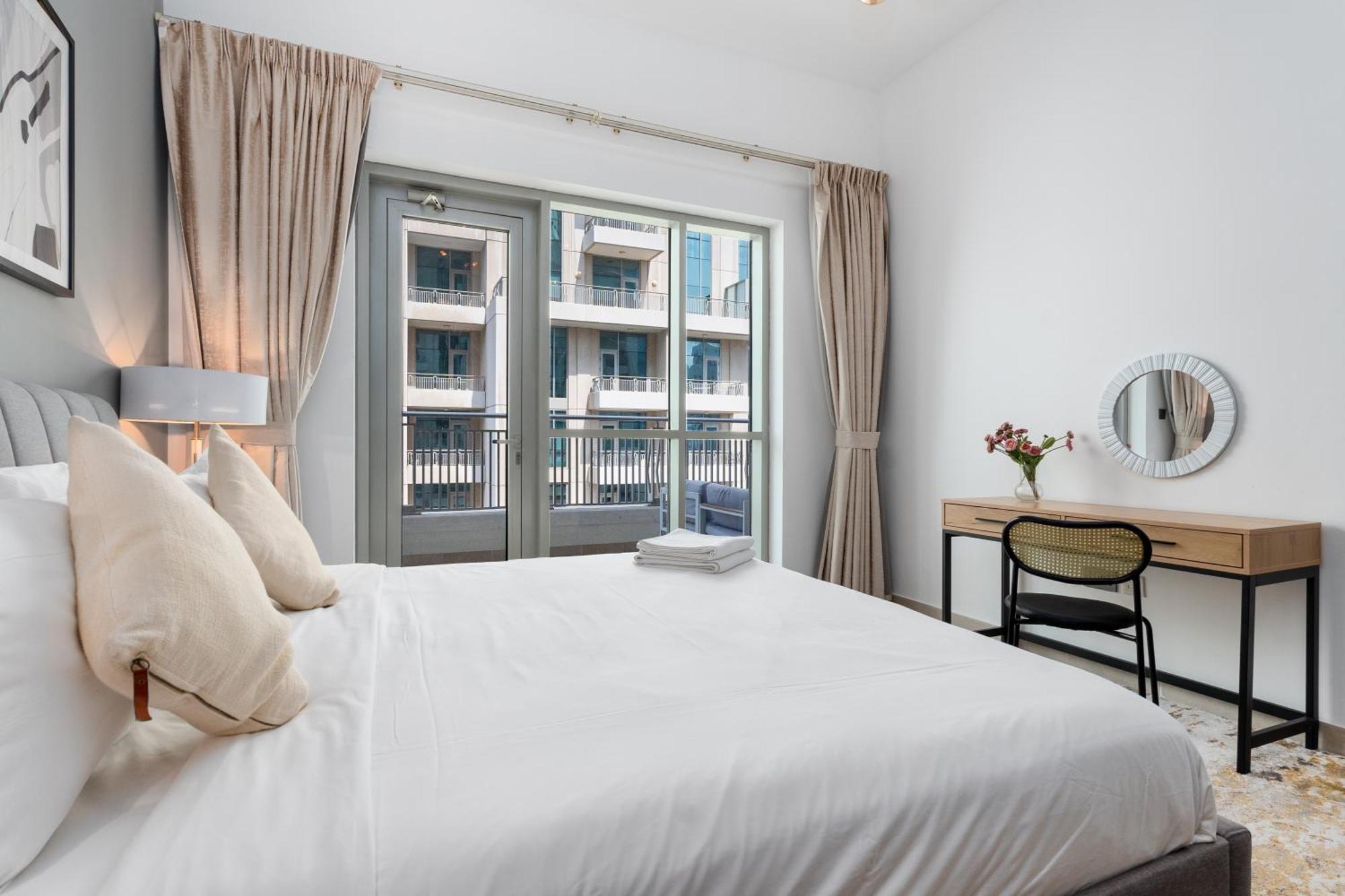 White Sage - Fountain View Stylish With Spacious Terrace *