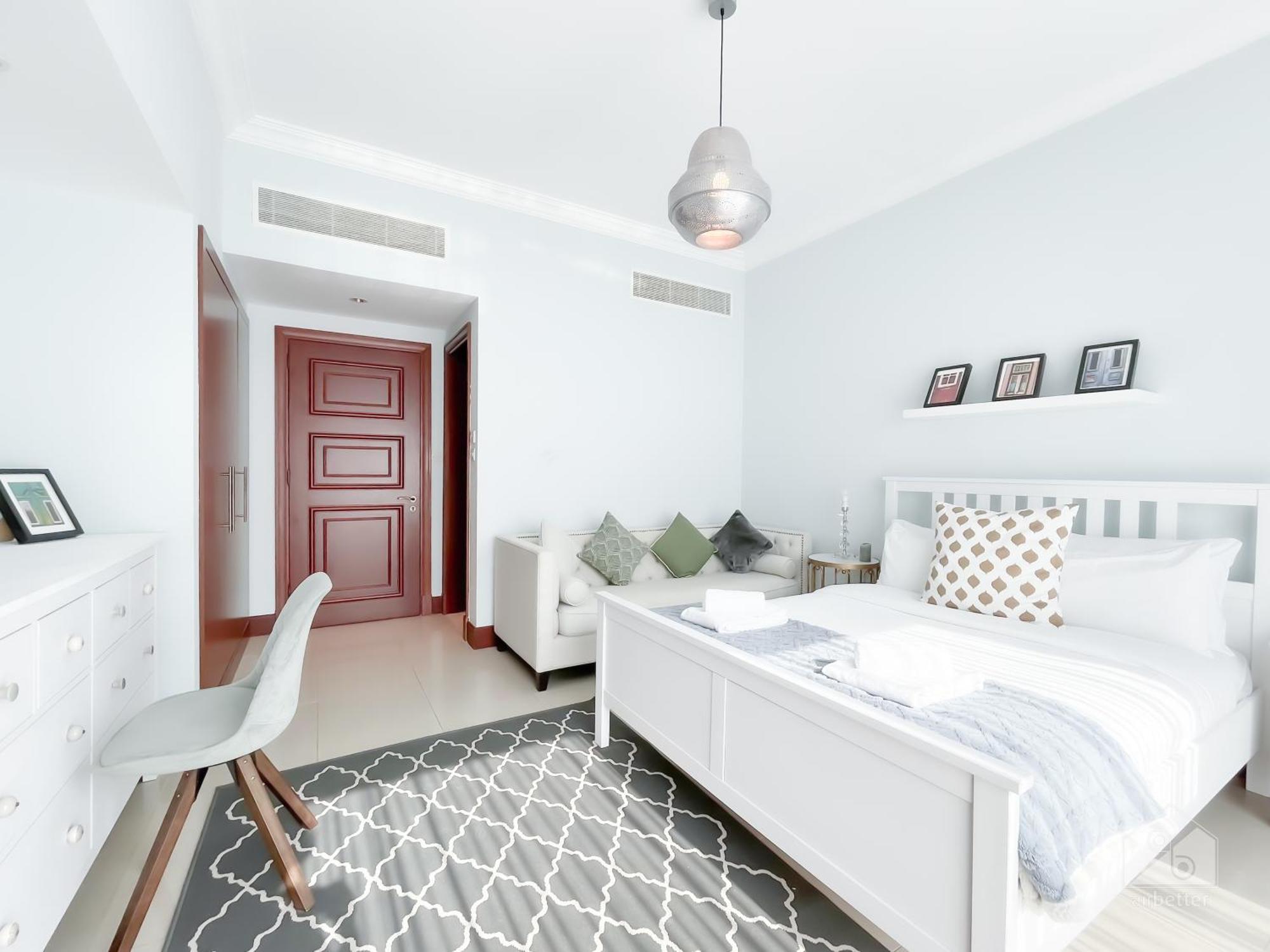 Luxury 2bedroom With Balcony & View Palm Apartment *