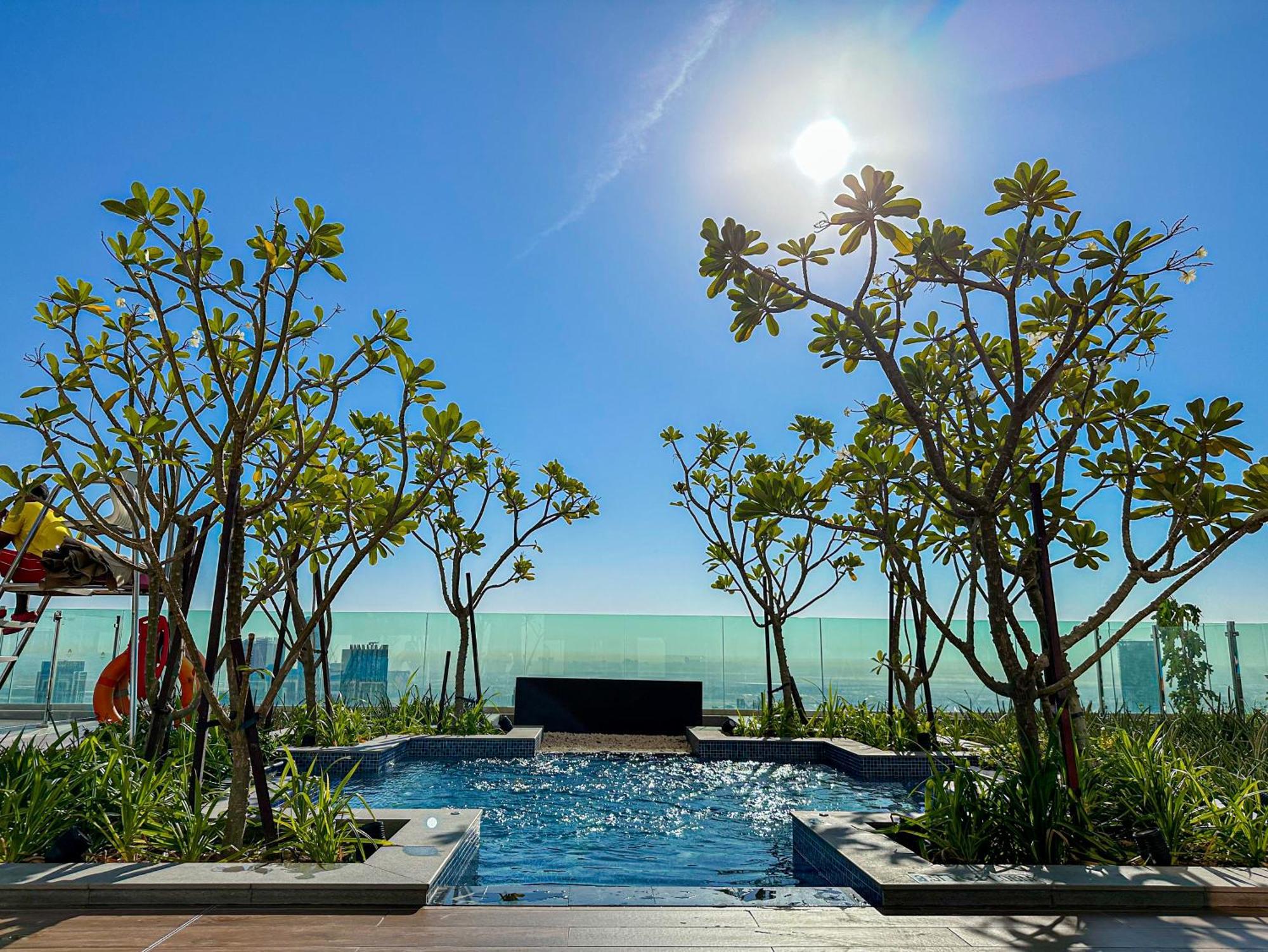 Sky-high Oasis Burj Khalifa Views, Rooftop Infinity Pool, 3br In Paramount Midtown Apartment *