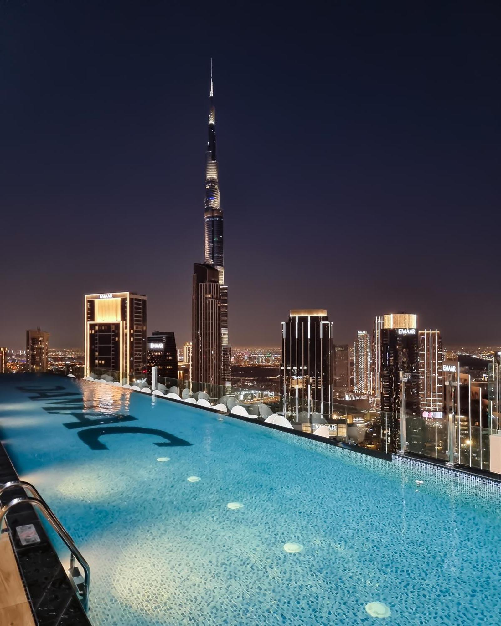 Sky-high Oasis Burj Khalifa Views, Rooftop Infinity Pool, 3br In Paramount Midtown