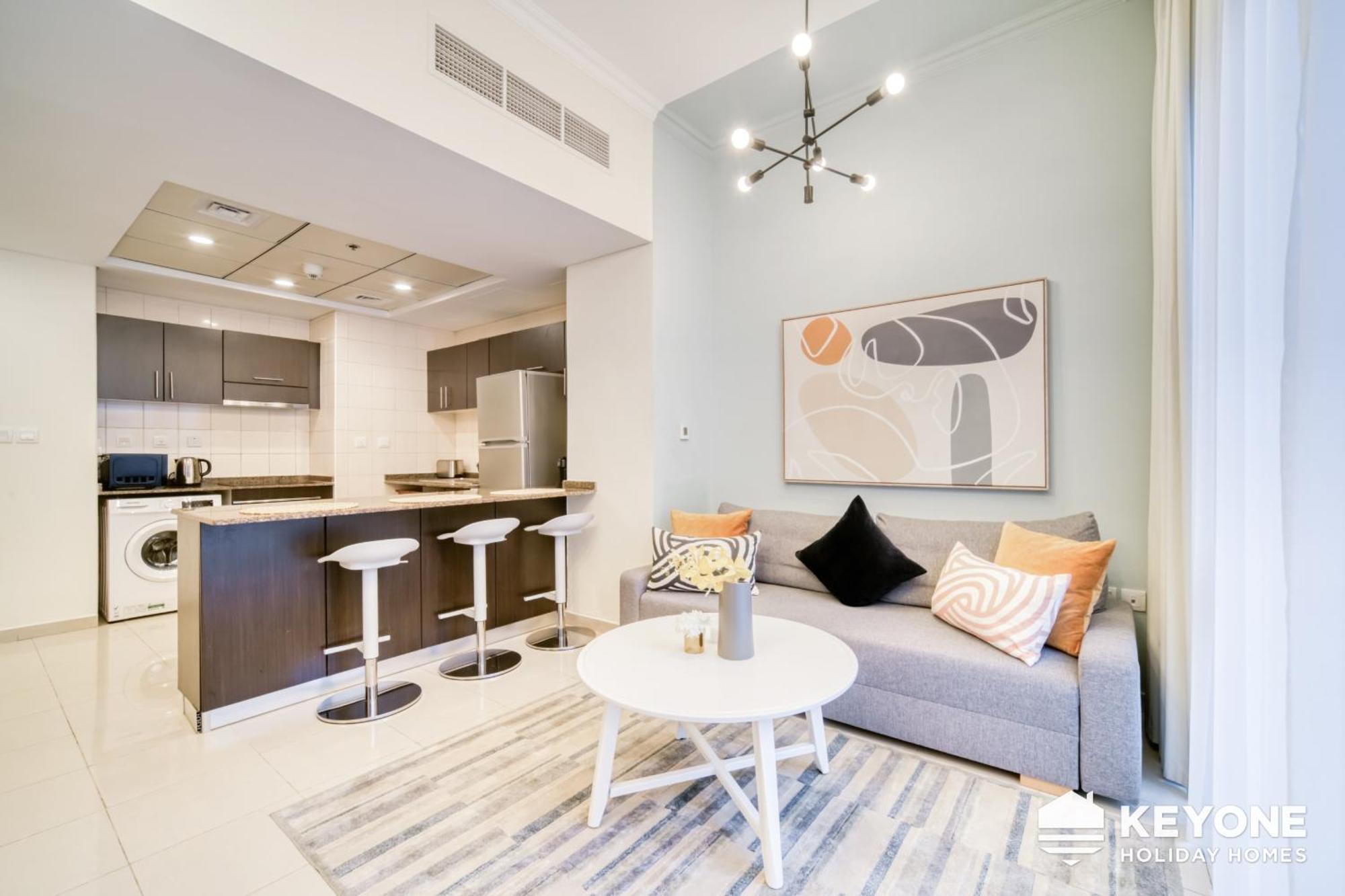 Contemporary One Bedroom With Chic Design Apartment