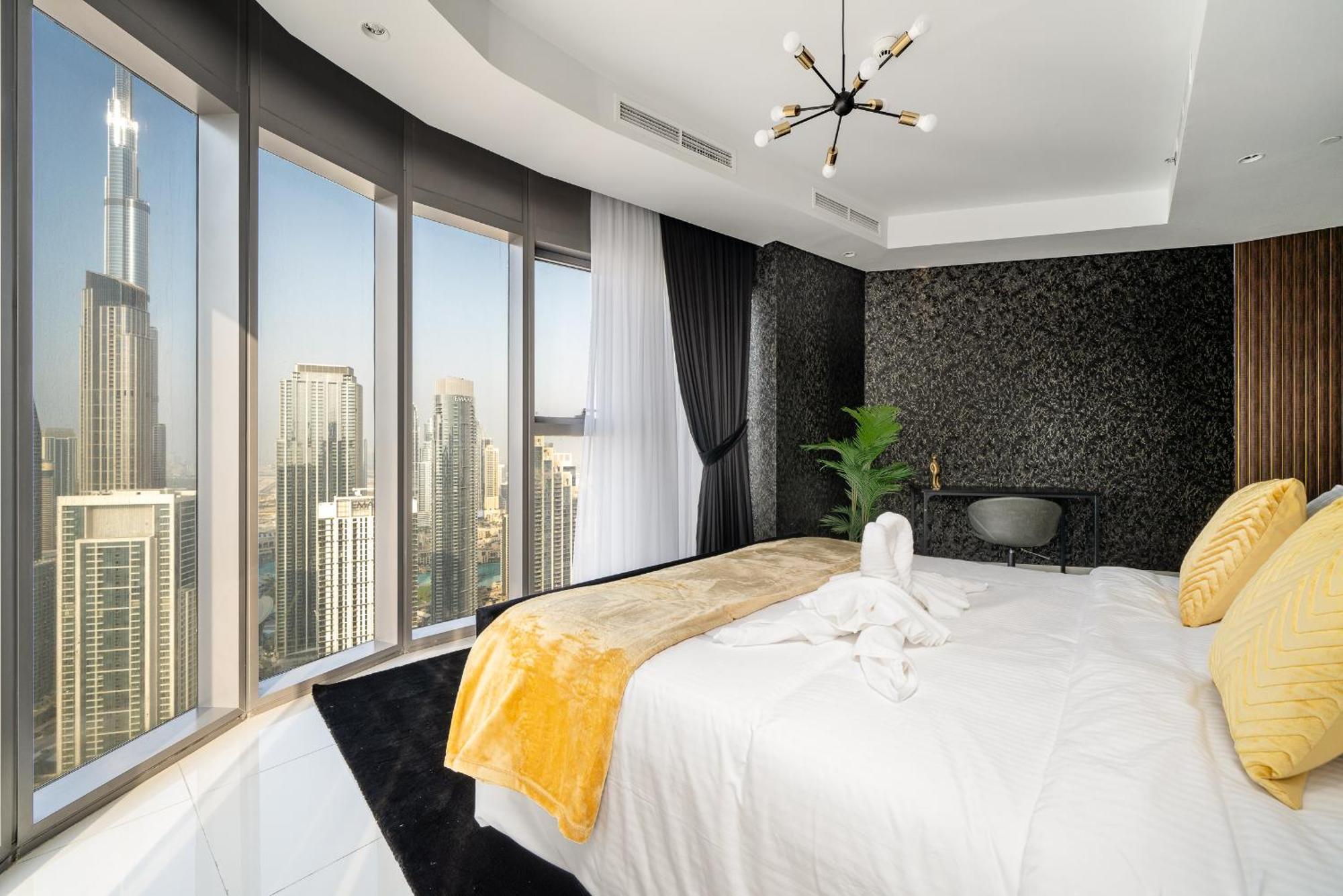 Sky-high Oasis Burj Khalifa Views, Rooftop Infinity Pool, 3br In Paramount Midtown Dubai