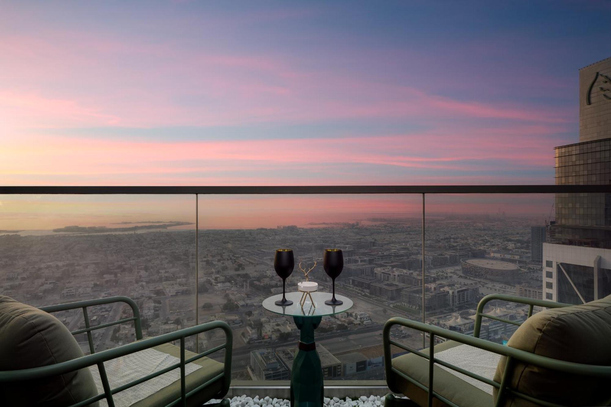 Sky-high Oasis Burj Khalifa Views, Rooftop Infinity Pool, 3br In Paramount Midtown Dubai