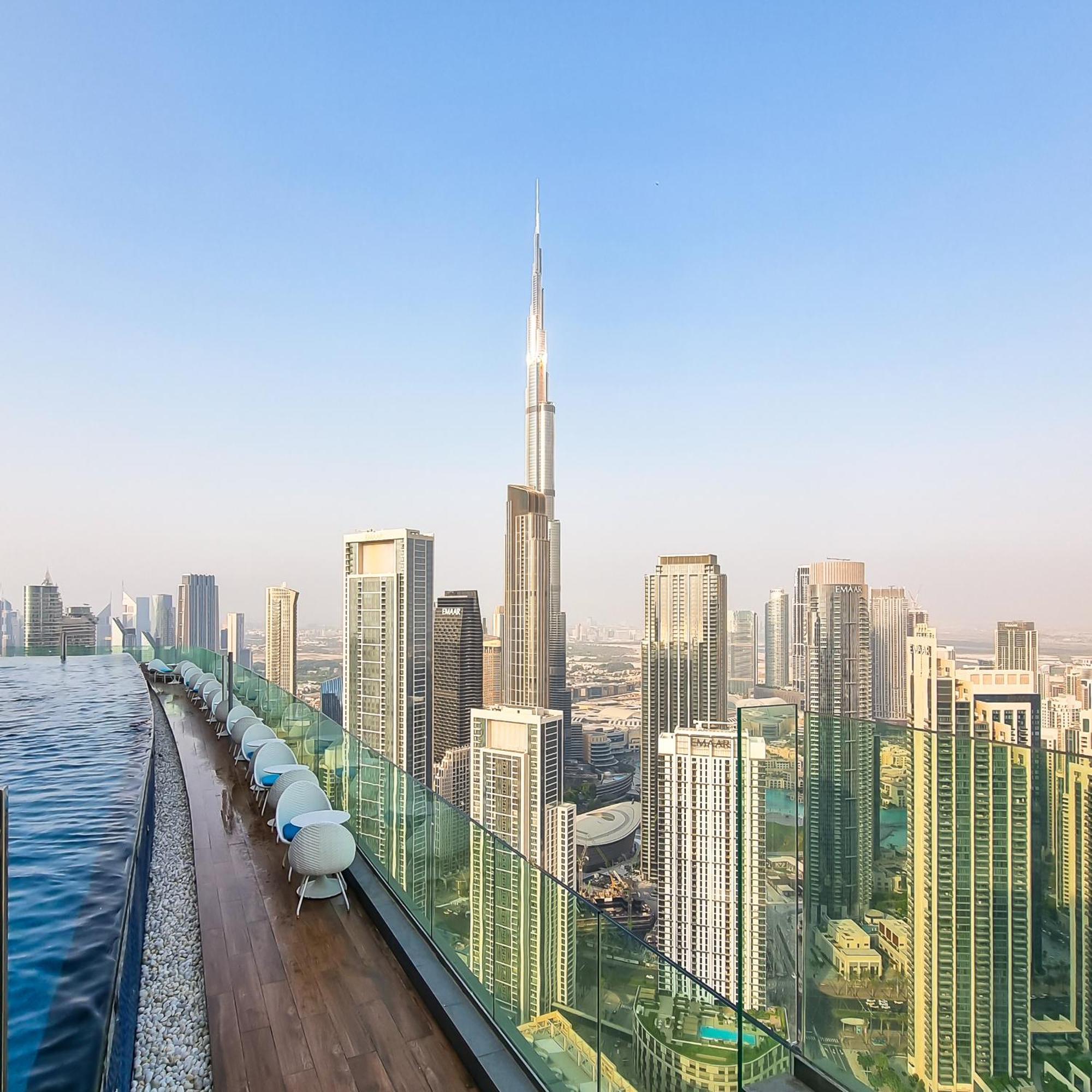Sky-high Oasis Burj Khalifa Views, Rooftop Infinity Pool, 3br In Paramount Midtown Apartment Dubai