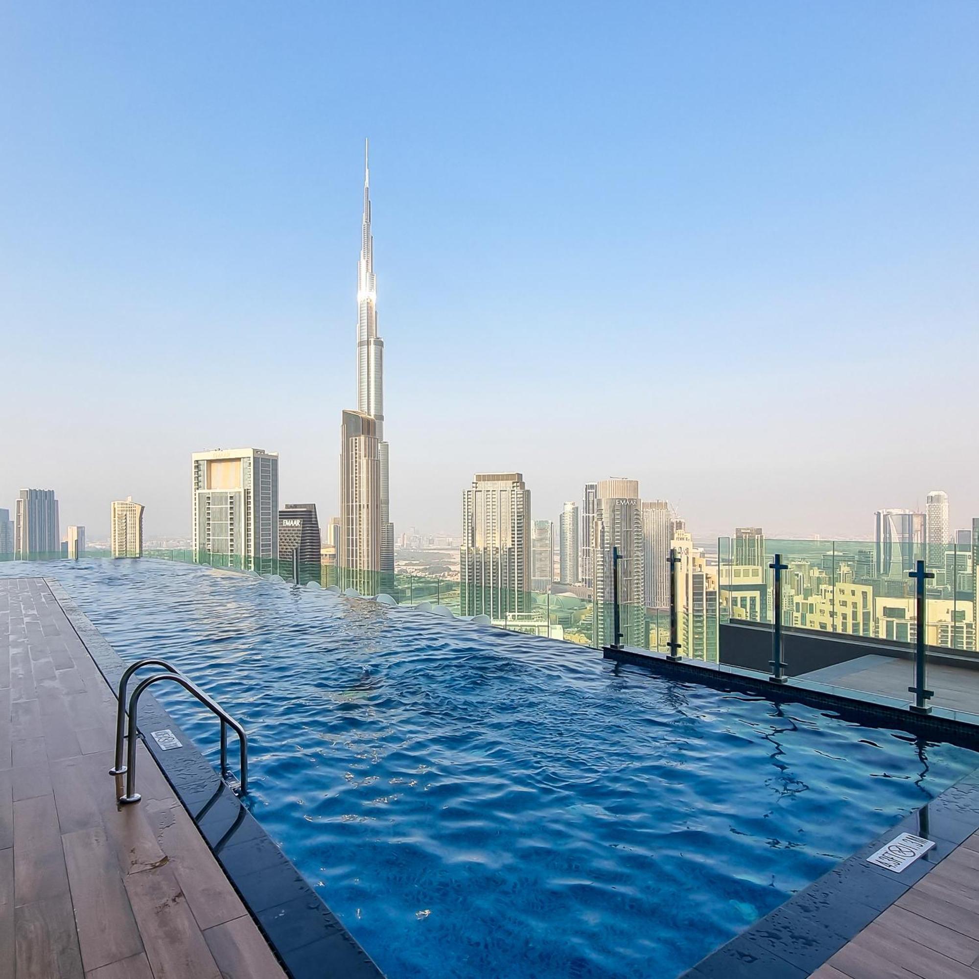 Sky-high Oasis Burj Khalifa Views, Rooftop Infinity Pool, 3br In Paramount Midtown * Dubai