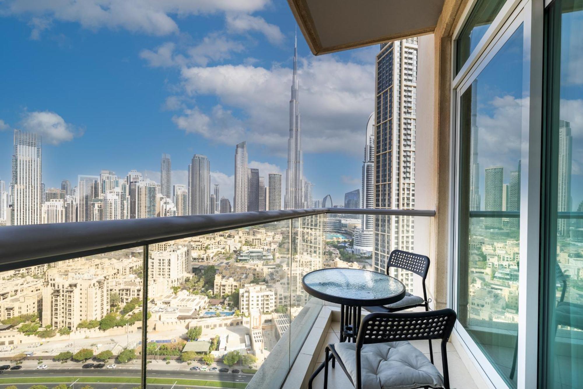 Apartment Upgraded With Stunning Burj Khalifa View Dubai