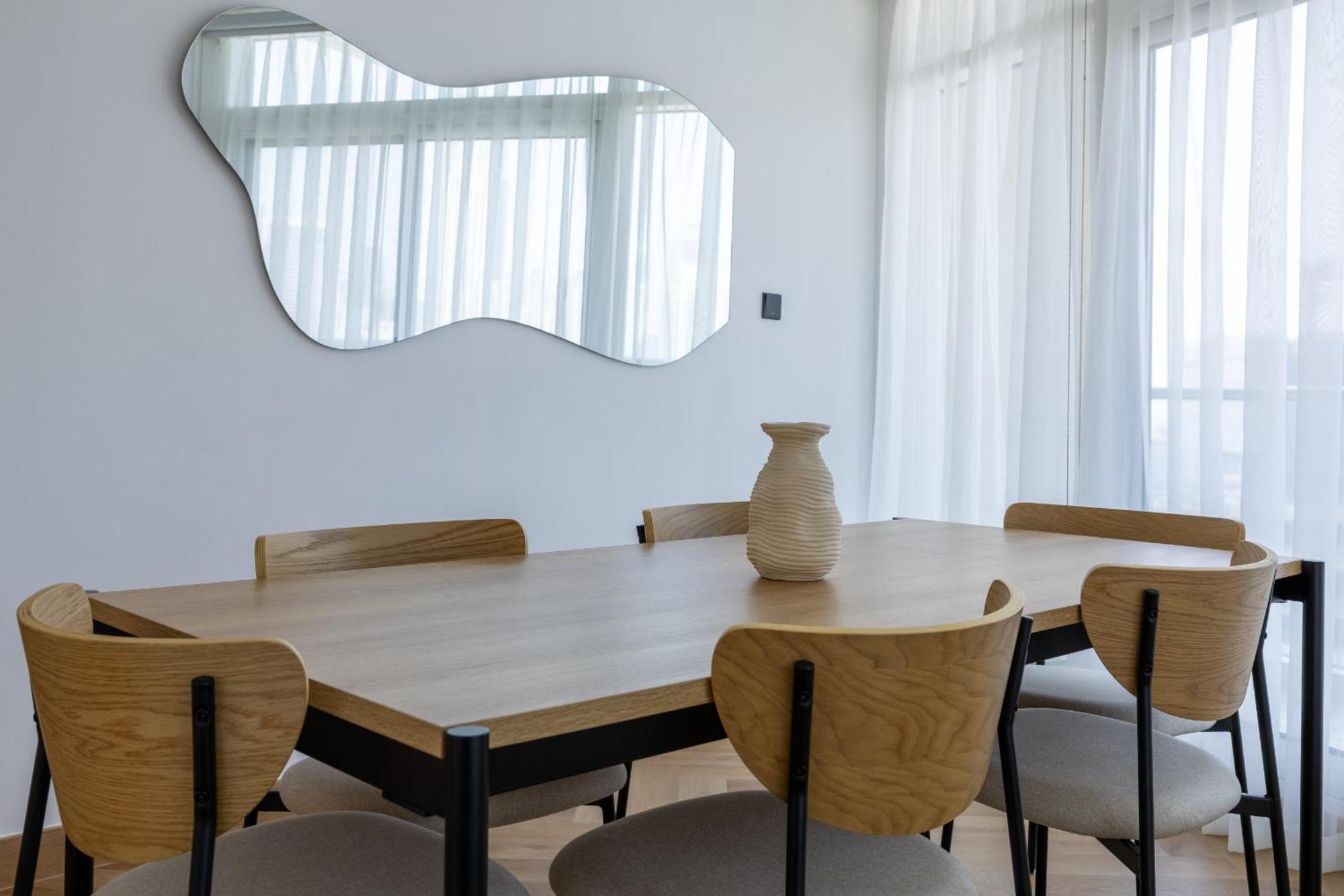 Apartment Upgraded With Stunning Burj Khalifa View