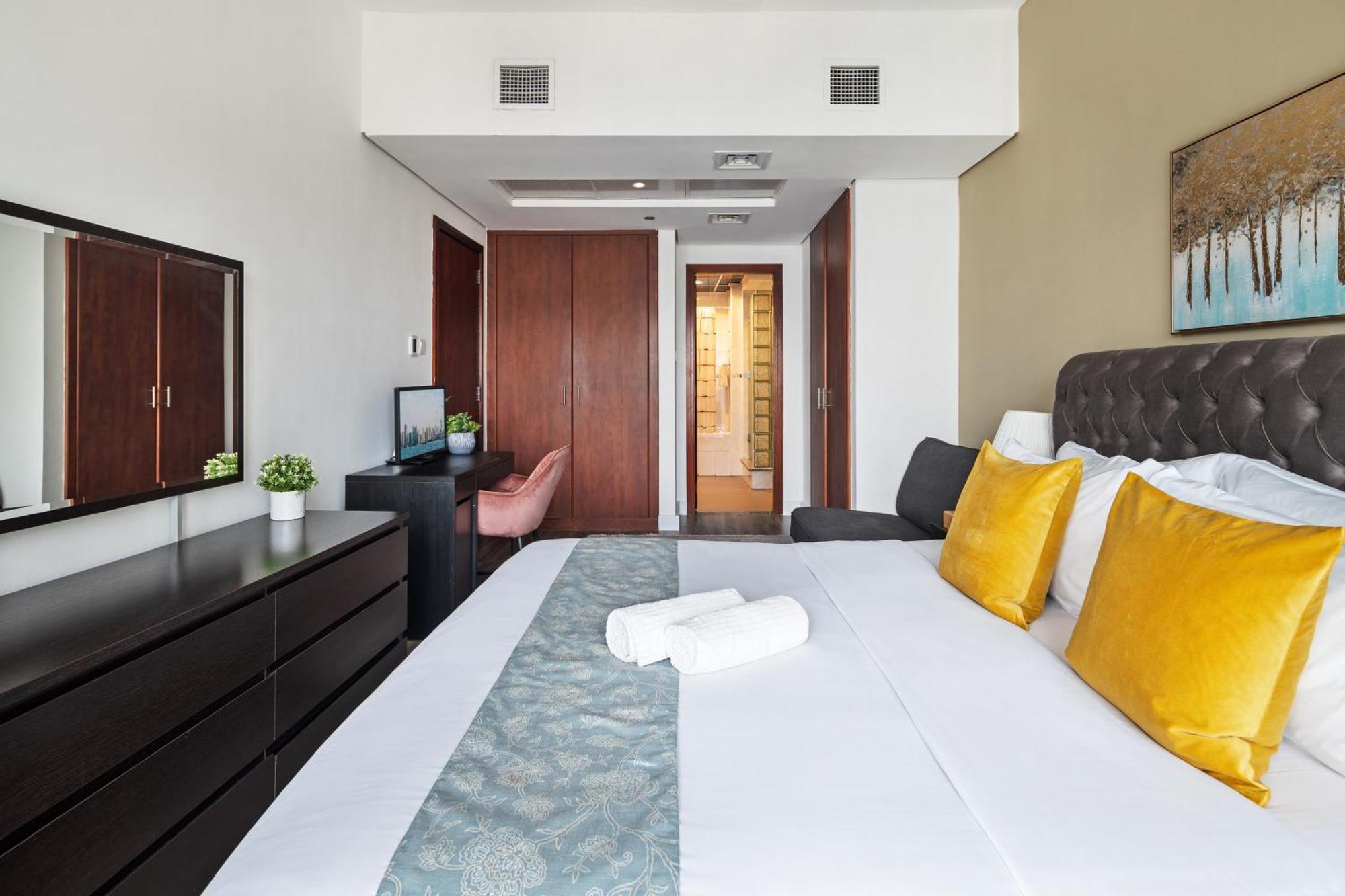 Modern & Spacious 2-bed With Panoramic Views, Dual Balconies, Steps From Jlt Metro By 