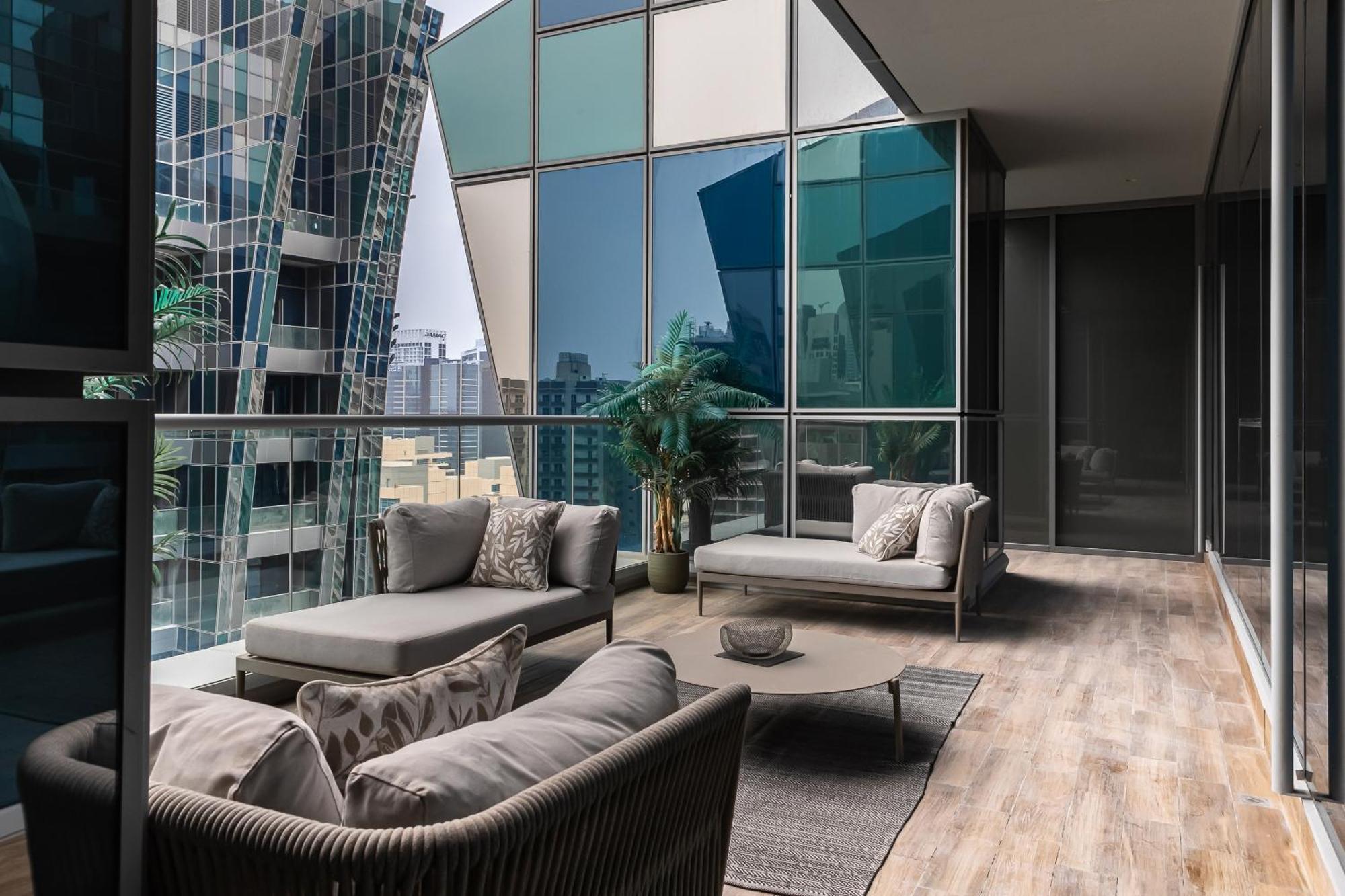 Simply Comfort In J One Tower * Dubai