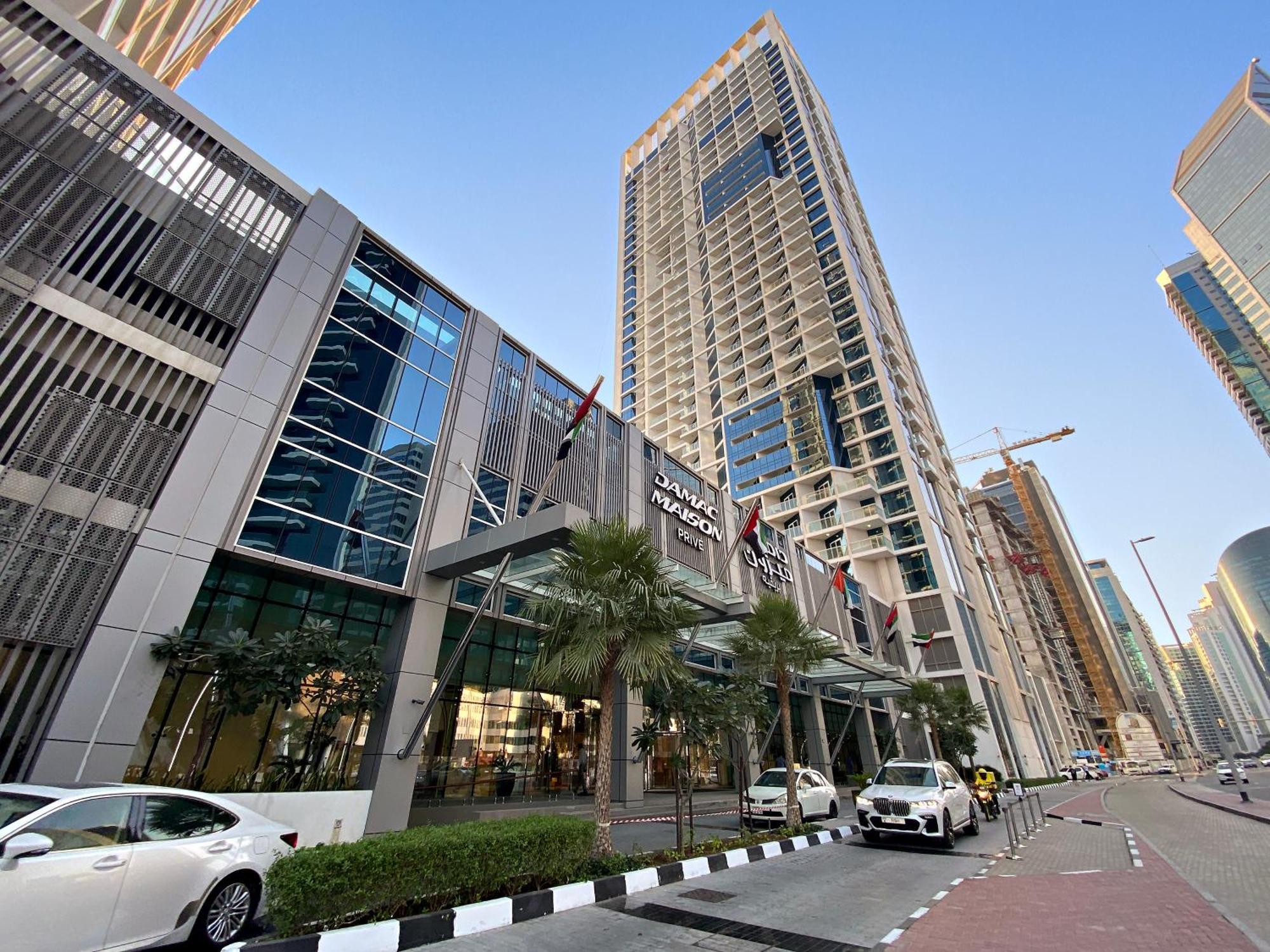 Aliving Stylish At Damam Prive With Balcony And Partial Burj Khalifa View-1315 Apartment