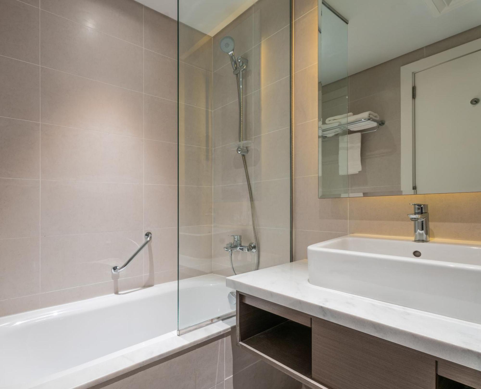 Aliving Stylish At Damam Prive With Balcony And Partial Burj Khalifa View-1315 Apartment Dubai