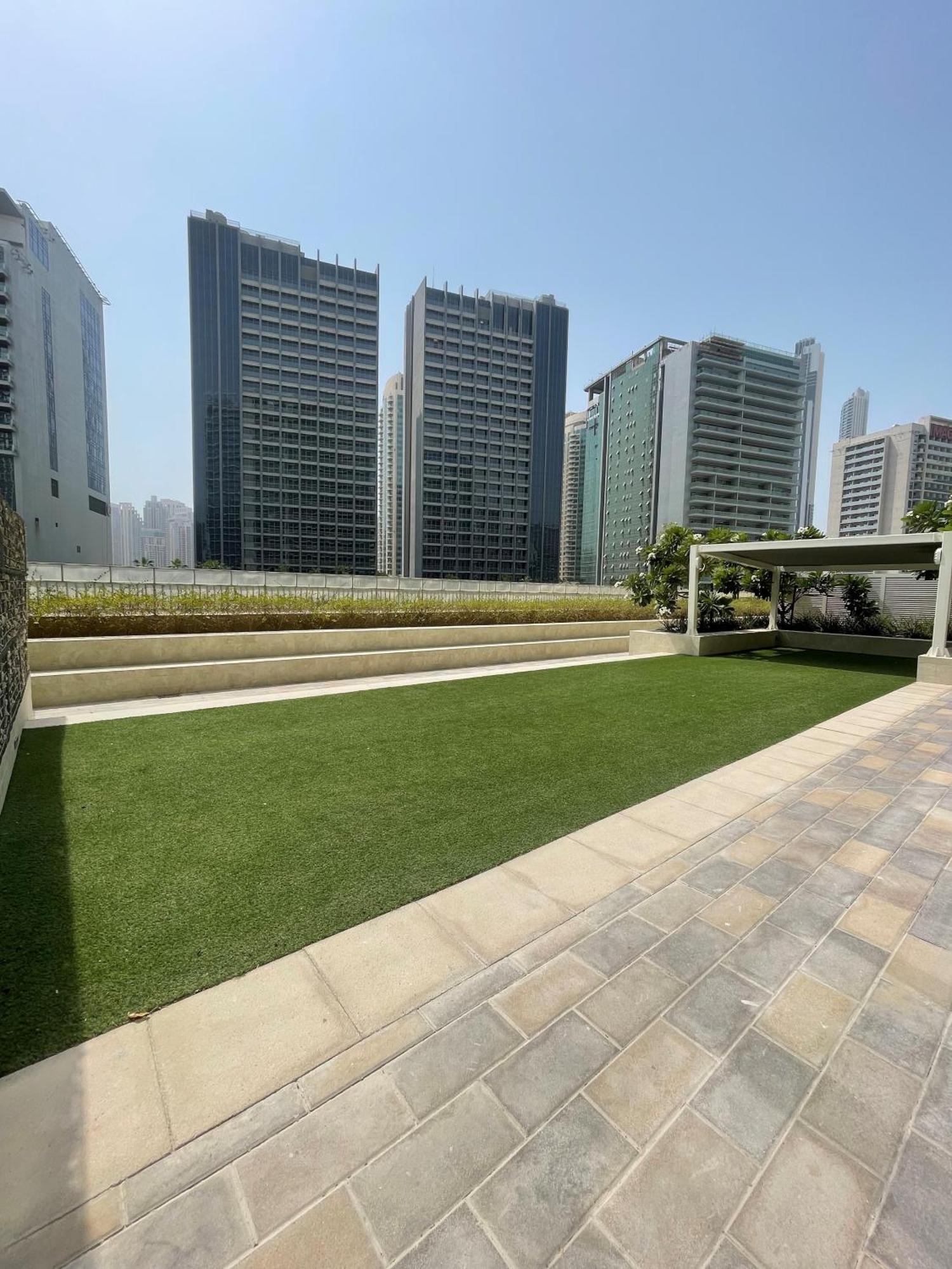 New Reva Next Burj Khalifa Otel Dubai