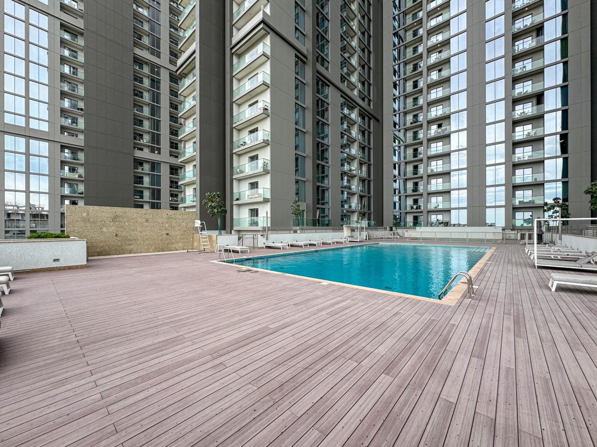 Apartment Trophy -