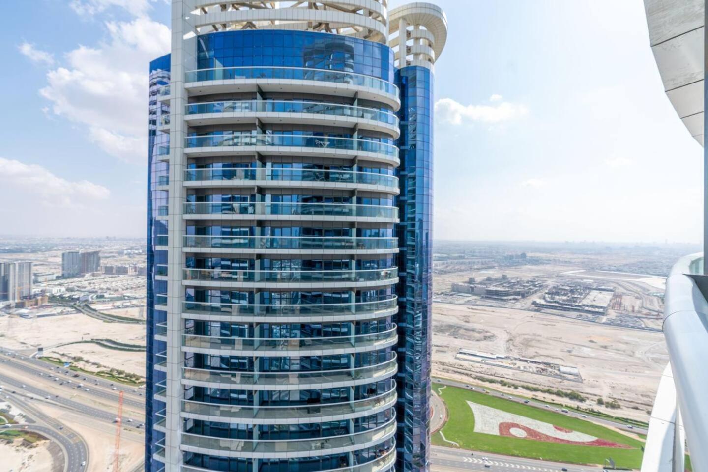 Paramount Towers - Elegant Dubai