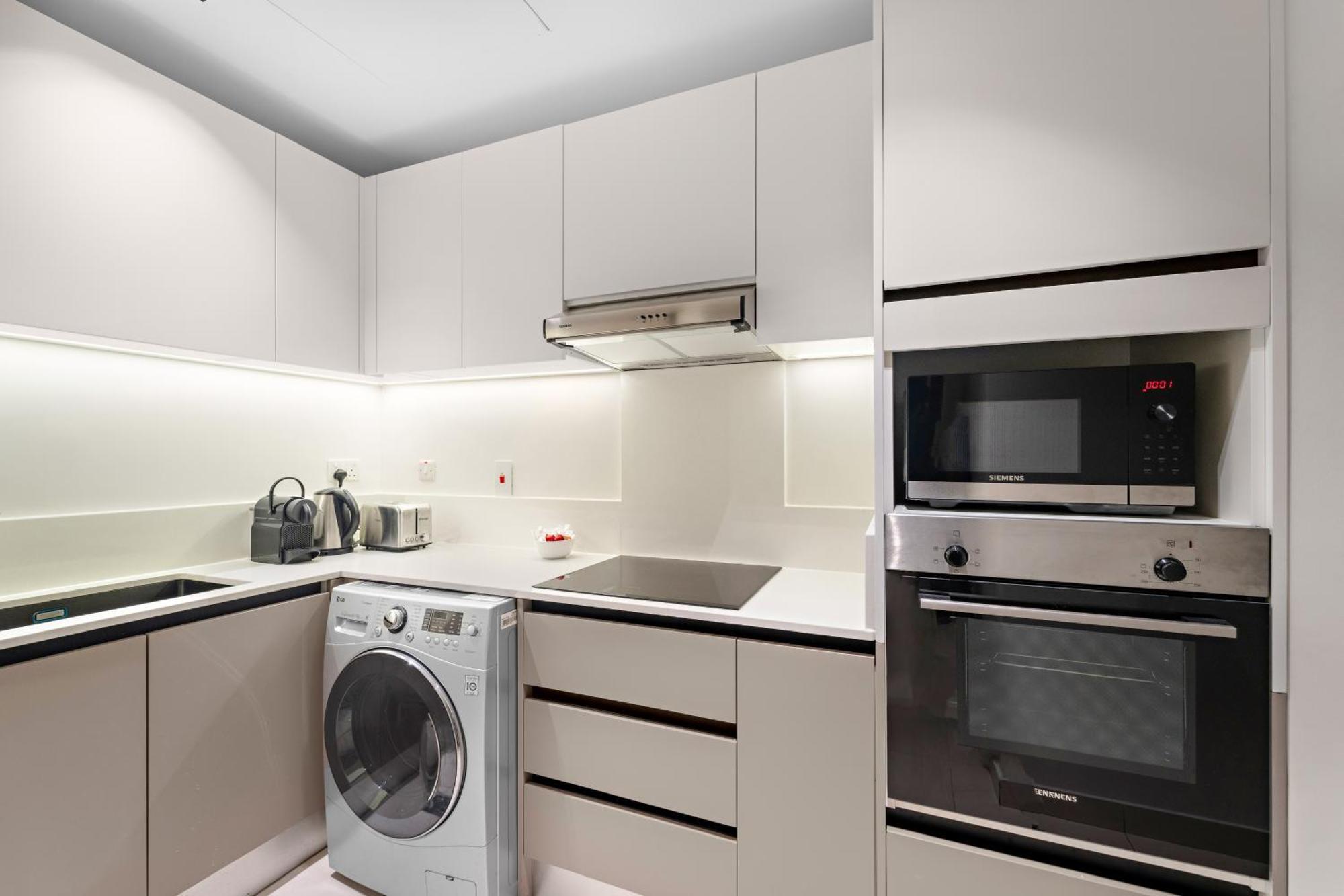 First Class 2br With Exquisite Full Marina View Apartment *