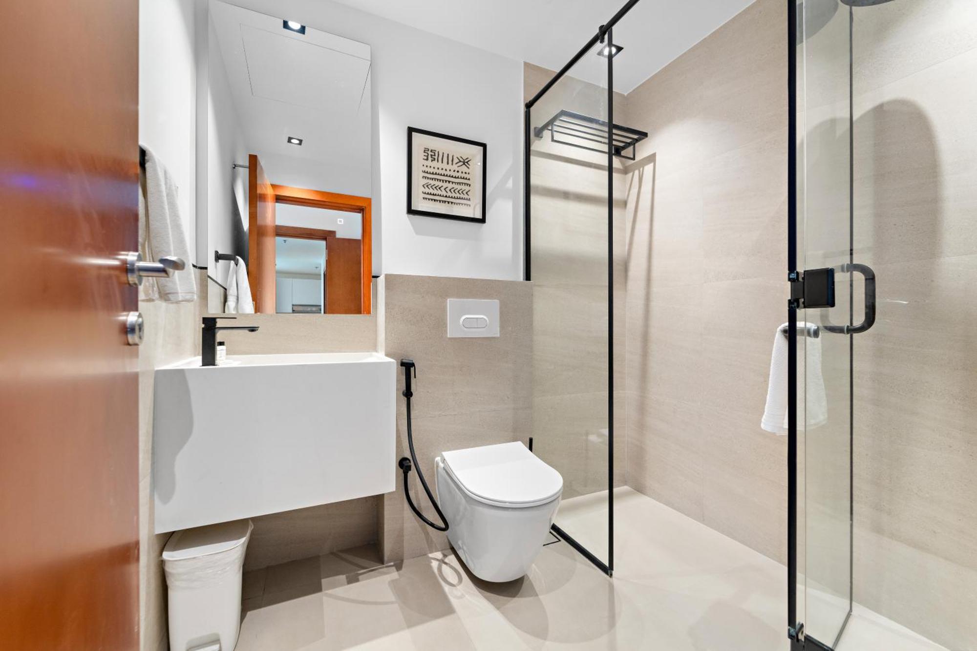 First Class 2br With Exquisite Full Marina View Apartment