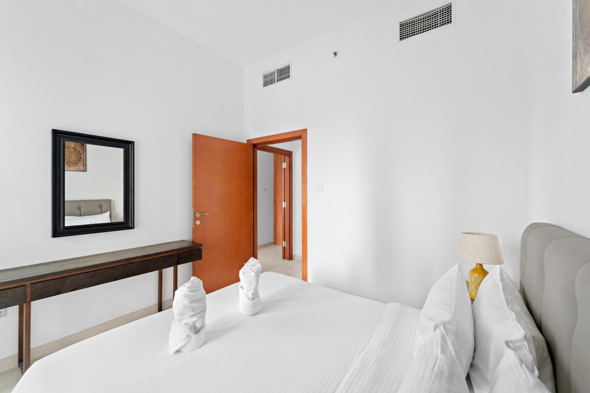 First Class 2br With Exquisite Full Marina View Apartment *