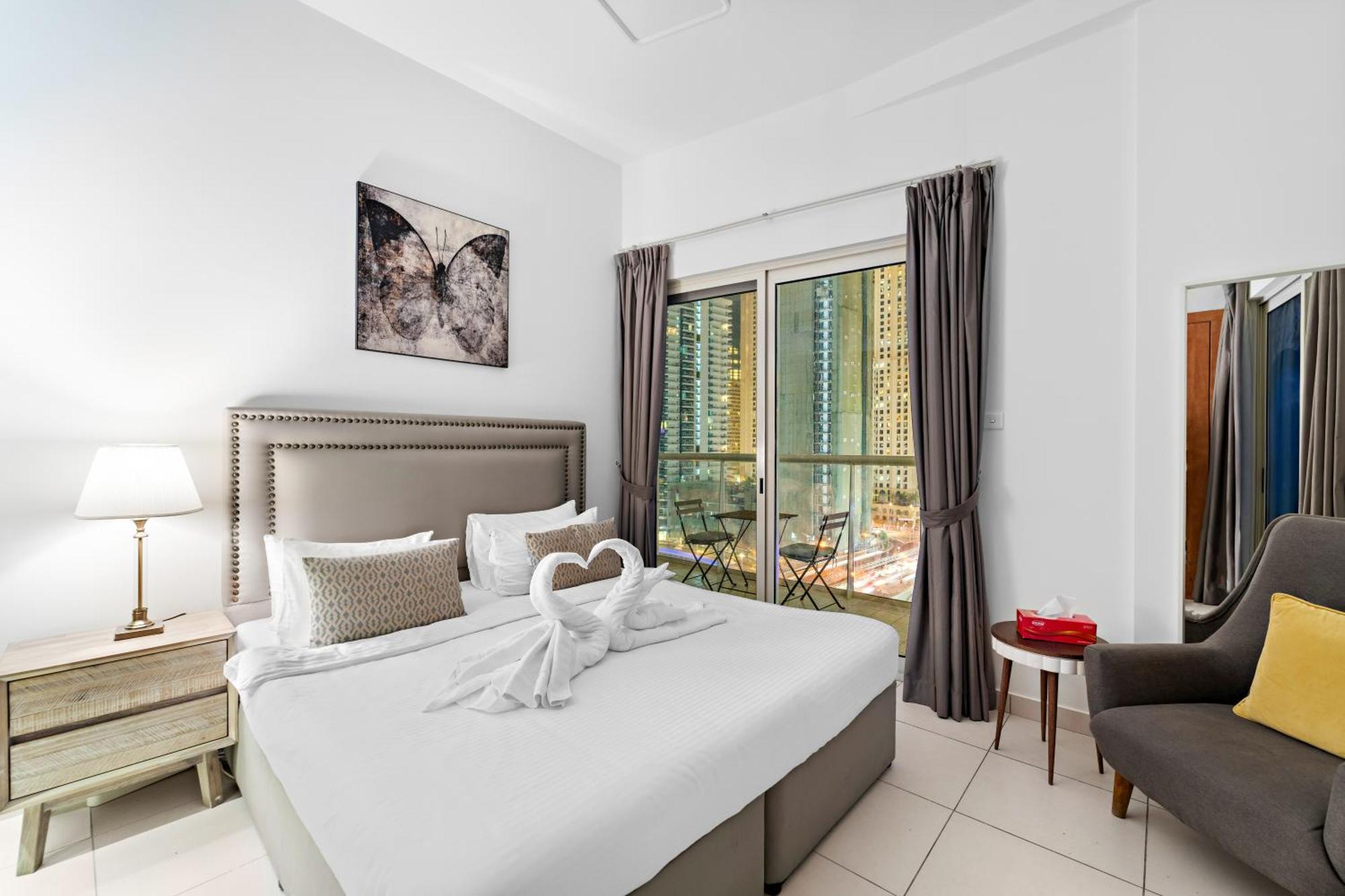 First Class 2br With Exquisite Full Marina View Apartment Dubai