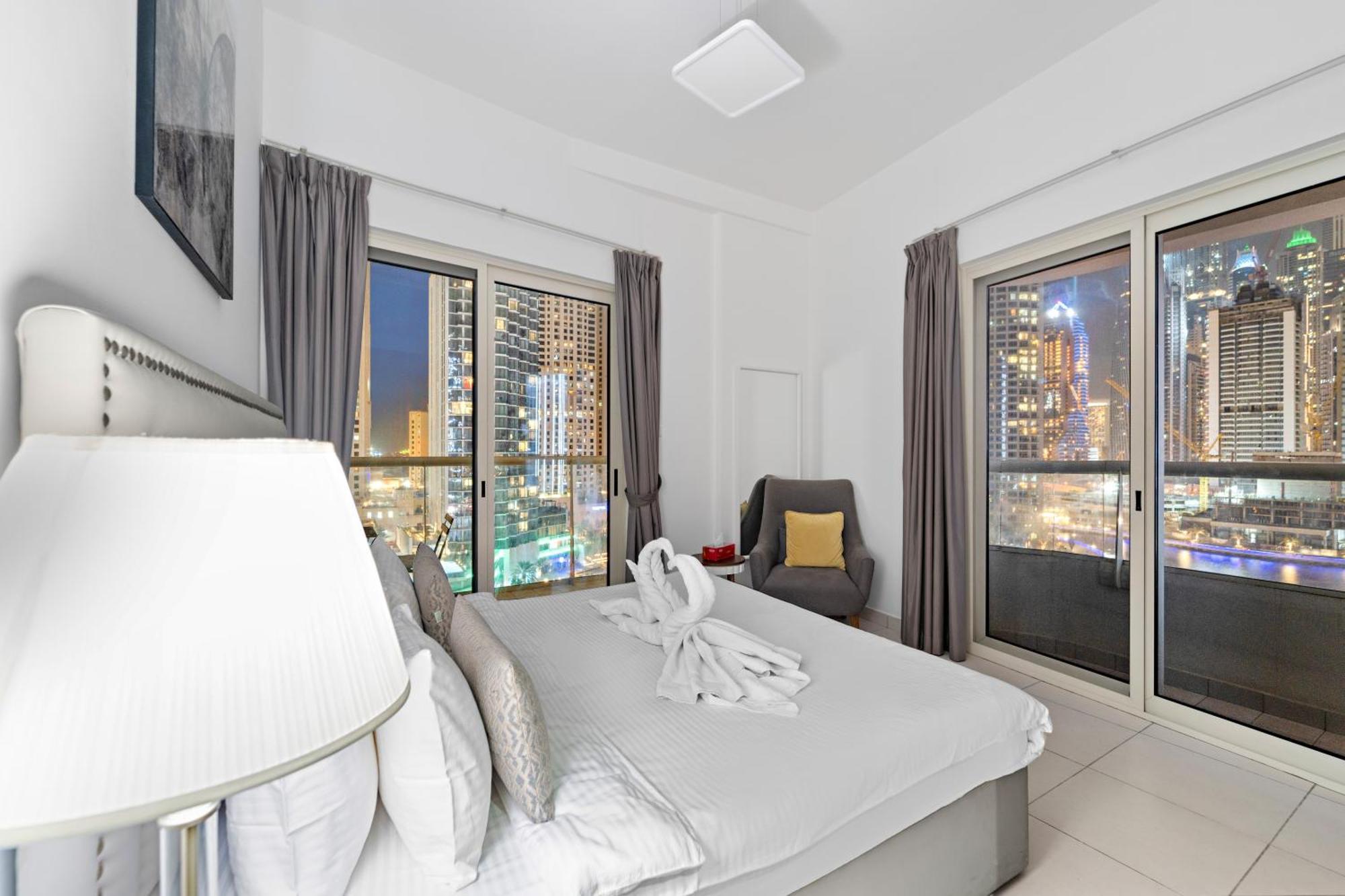 First Class 2br With Exquisite Full Marina View Apartment