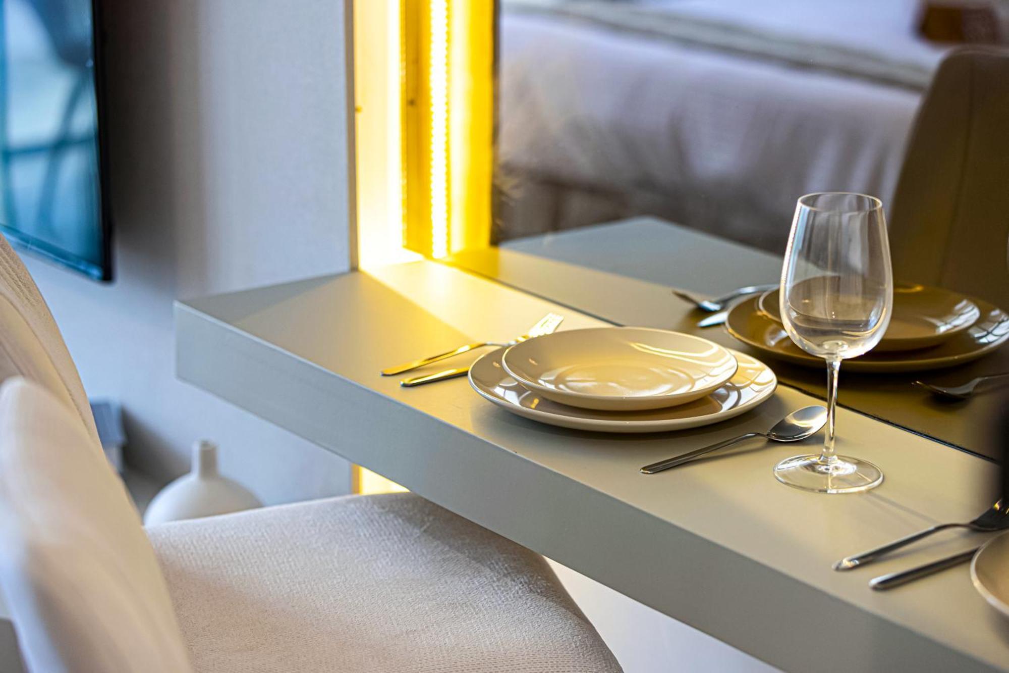 Brand New In Azizi Riviera Apartment *