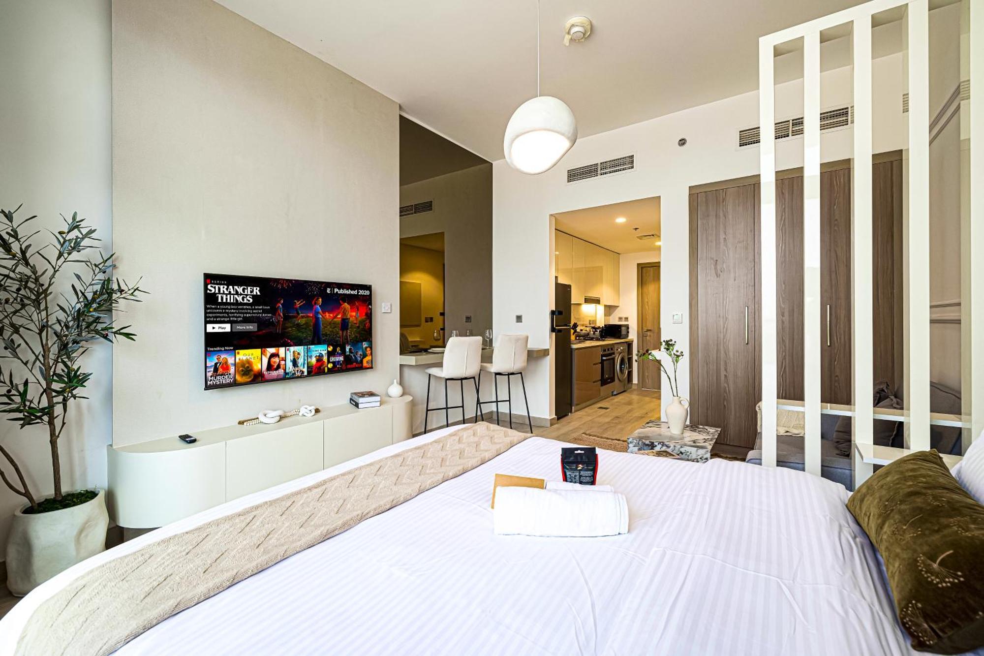 Brand New In Azizi Riviera Apartment