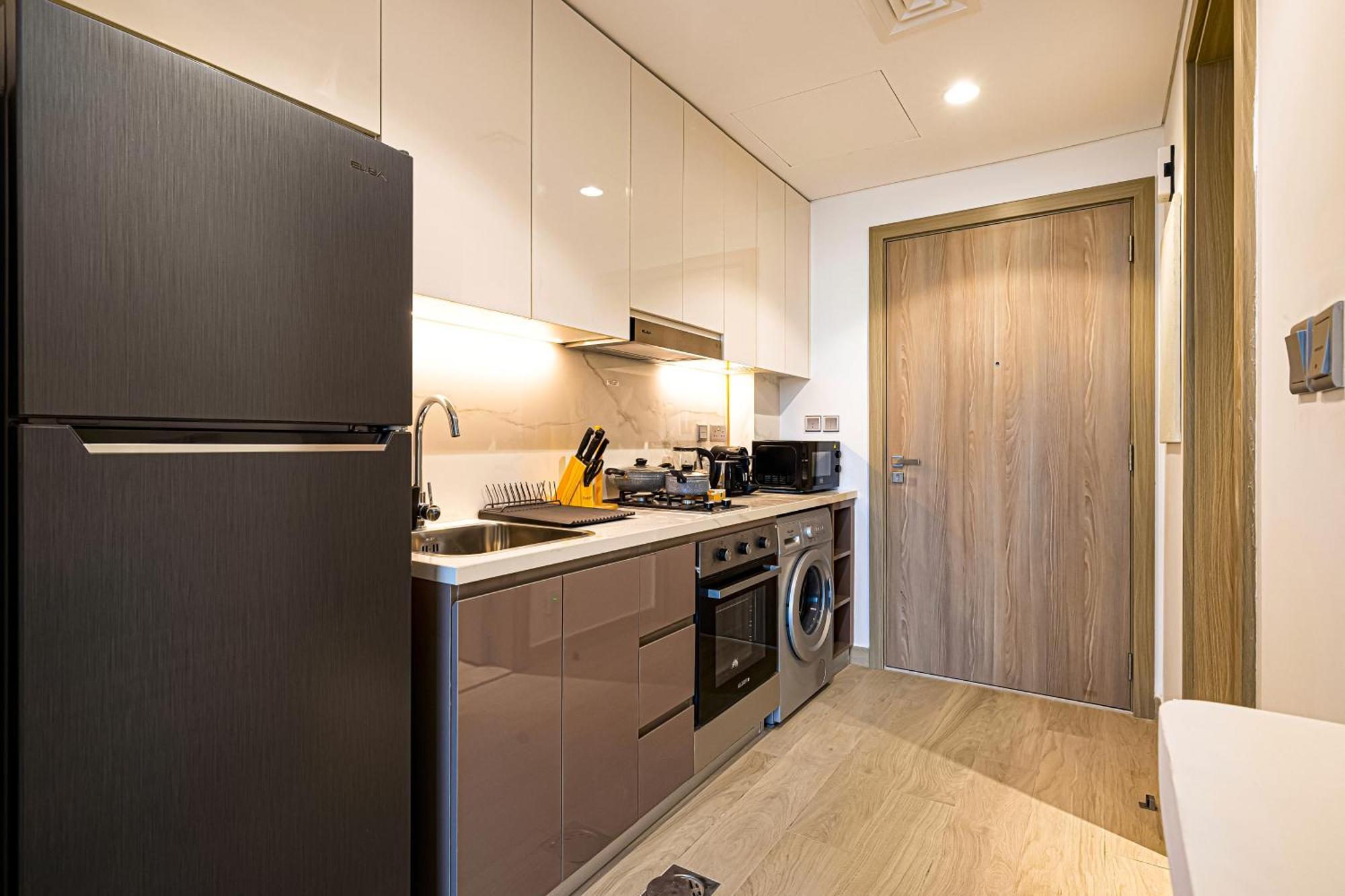 Apartment Brand New In Azizi Riviera
