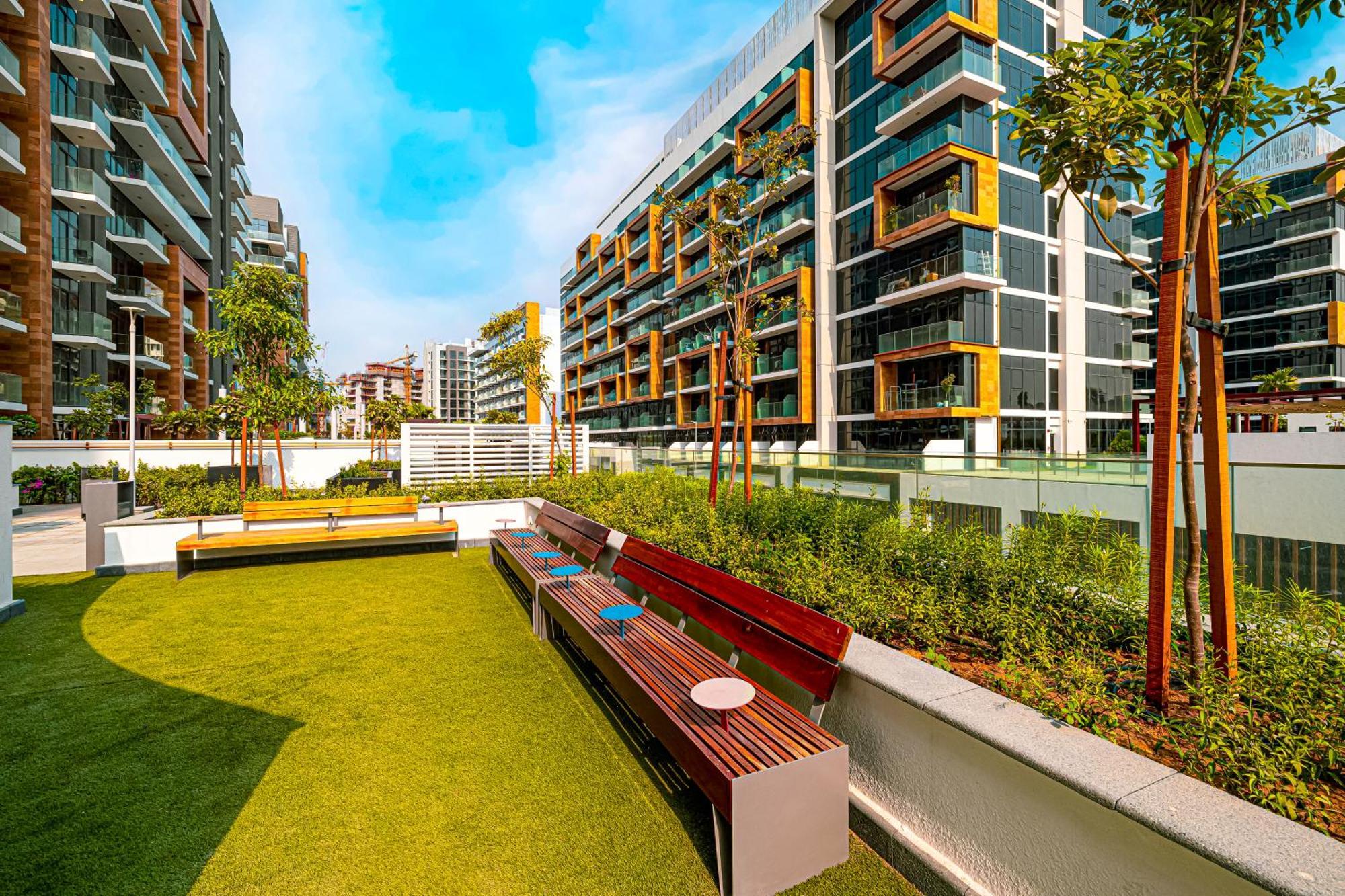 Brand New In Azizi Riviera Apartment *