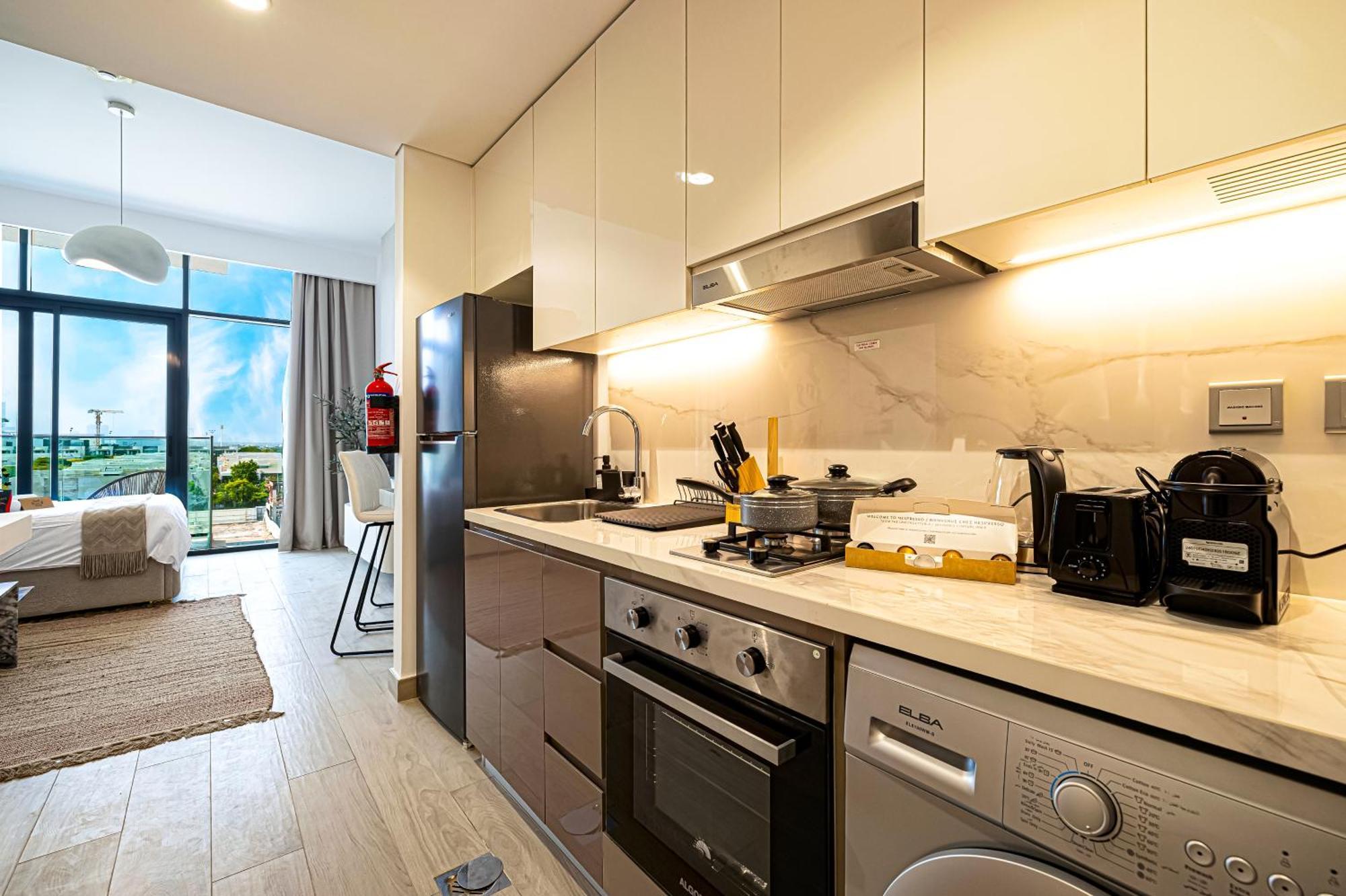 Apartment Brand New In Azizi Riviera *