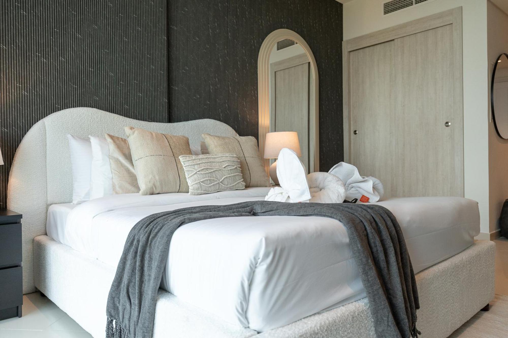 Apartment Marvelous Studio In Seven Palm! Dubai